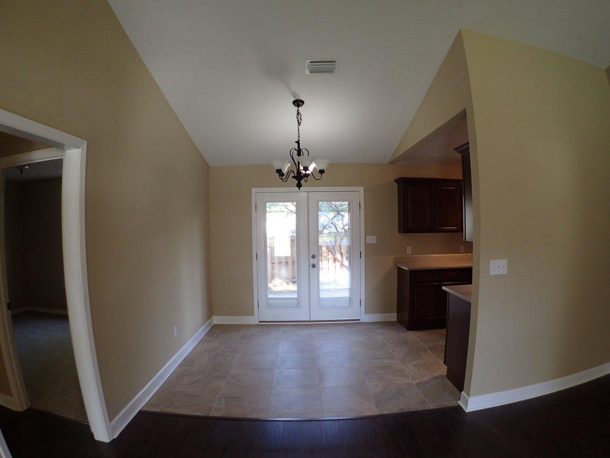 SOUTH POINTE EST. - Residential