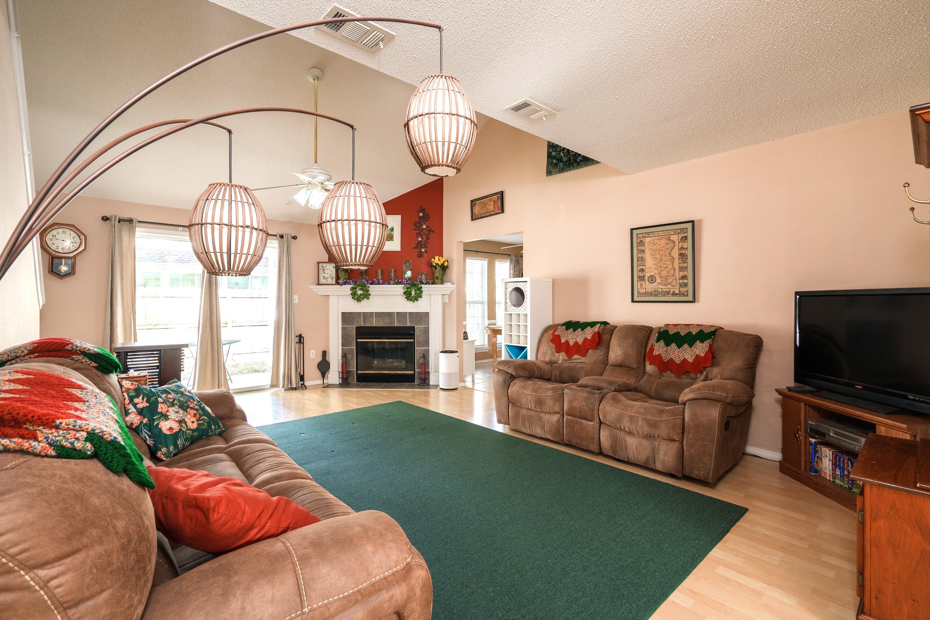 HUNTERS RUN S/D - Residential