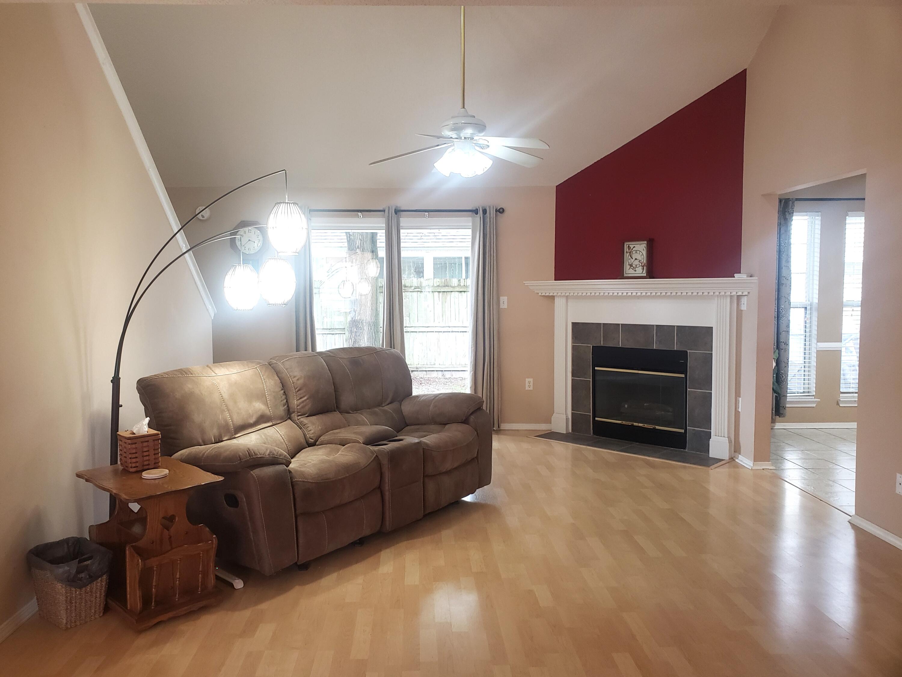 HUNTERS RUN S/D - Residential