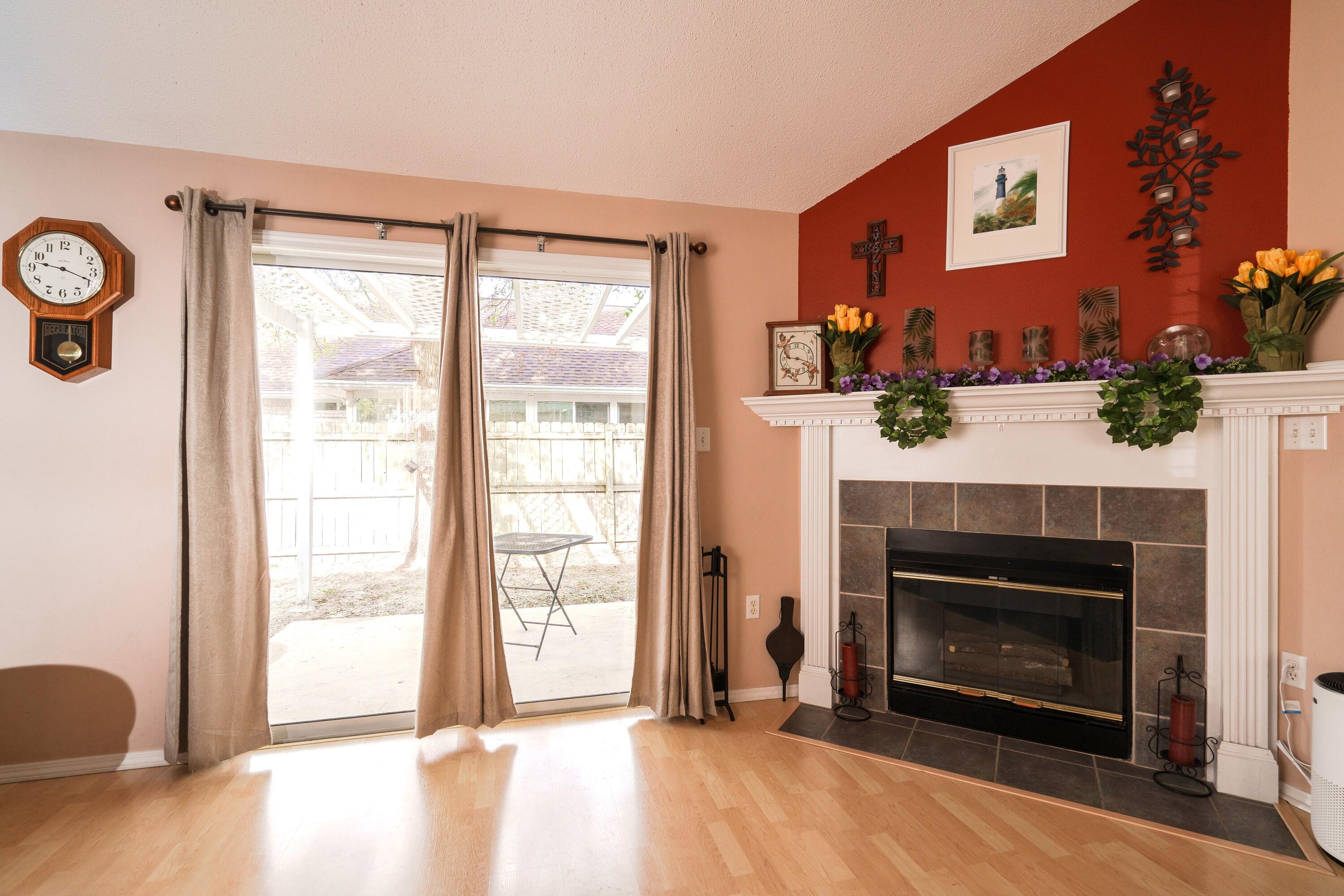 HUNTERS RUN S/D - Residential