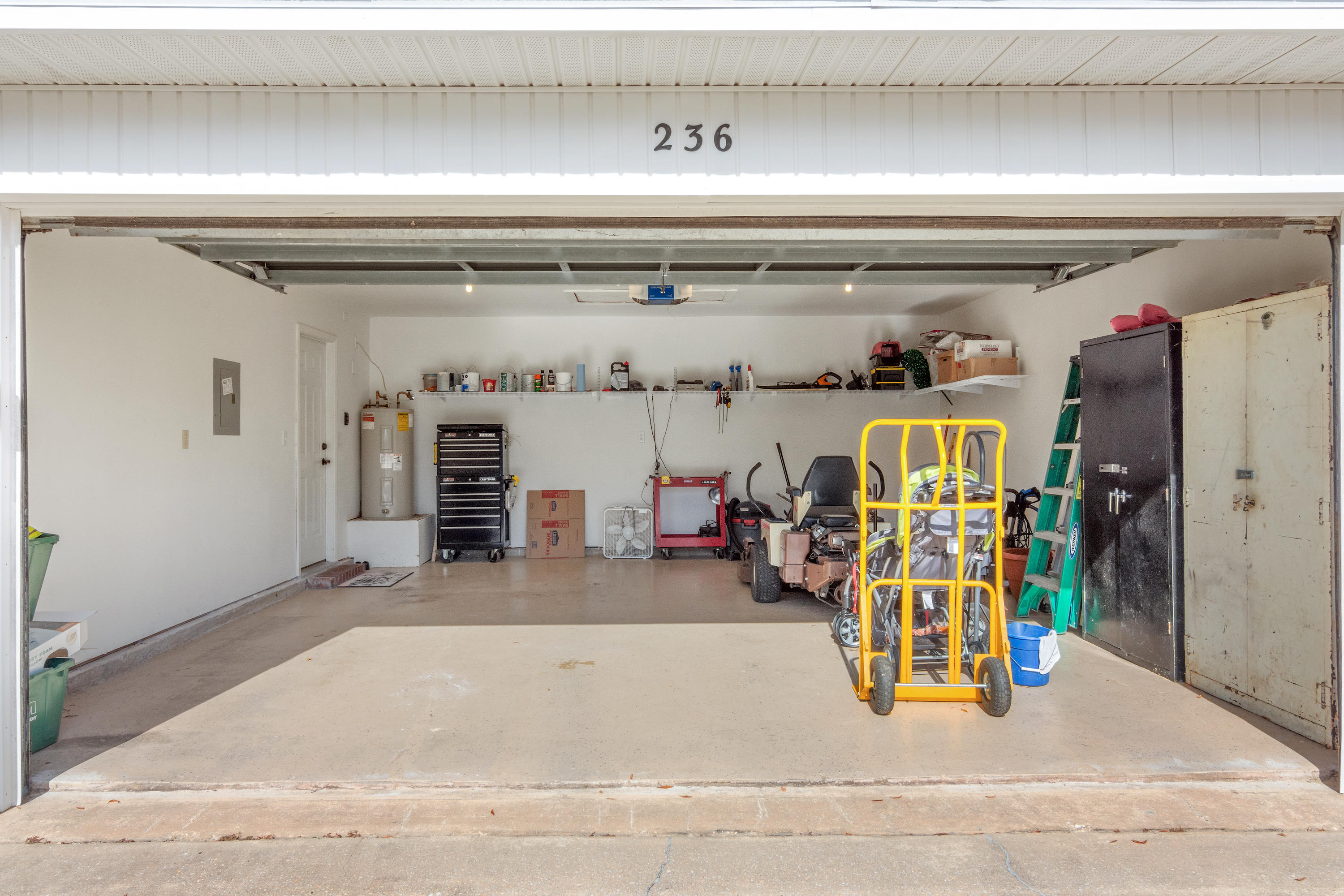 COUNTRYVIEW ESTATES 6TH ADDN PH2 - Residential