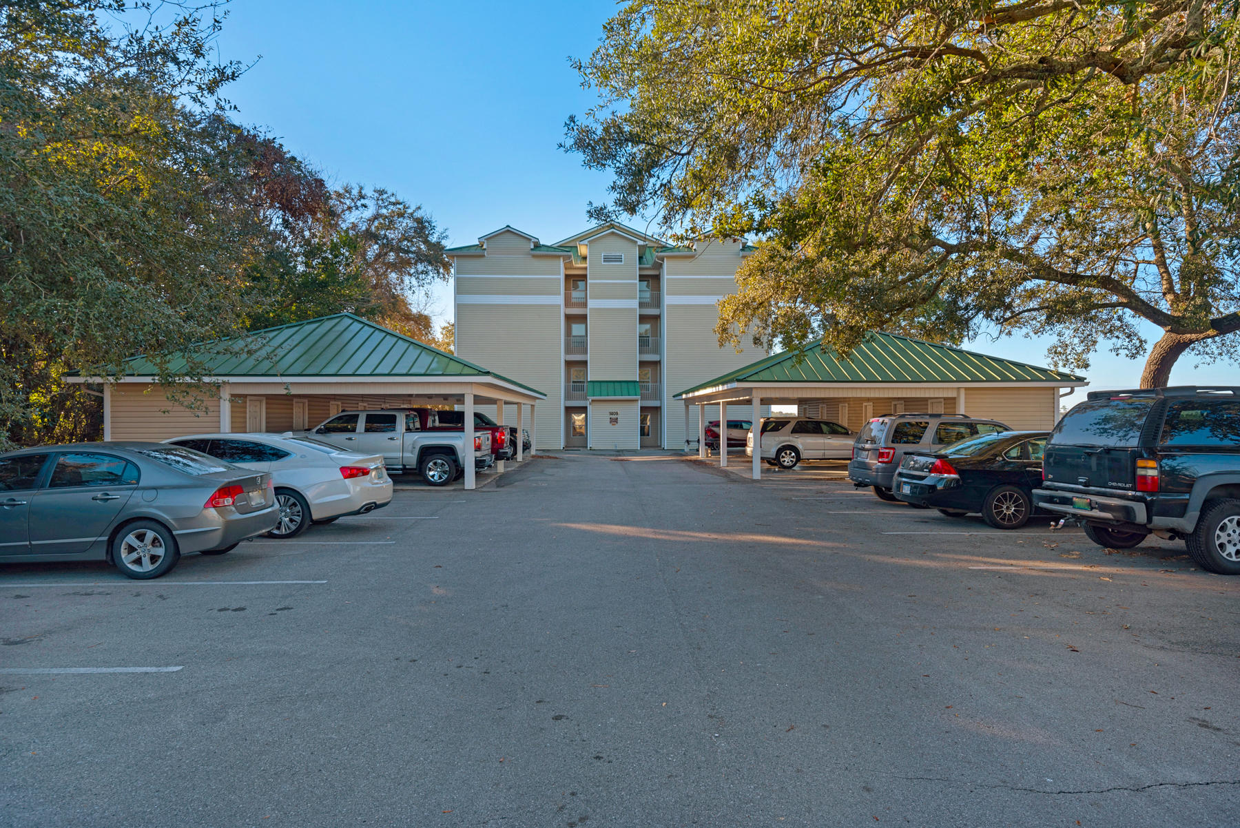 RUM ISLAND CONDOMINIUM - Residential