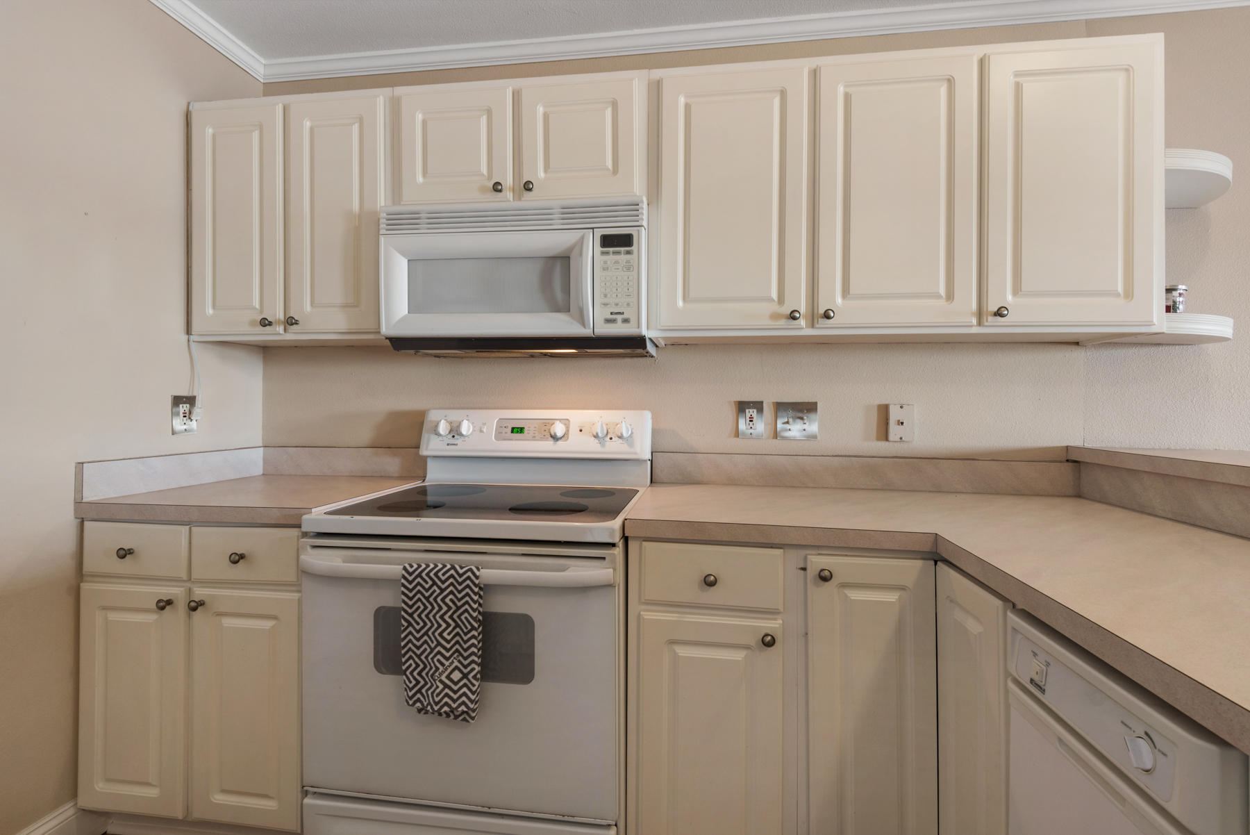 RUM ISLAND CONDOMINIUM - Residential