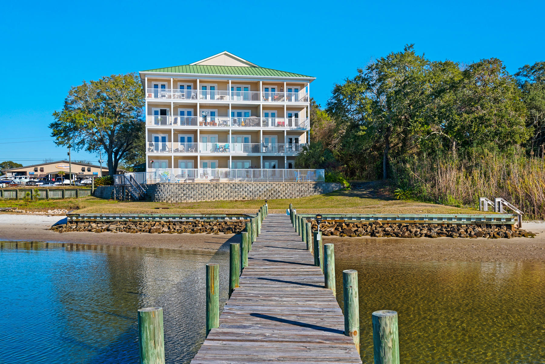 RUM ISLAND CONDOMINIUM - Residential