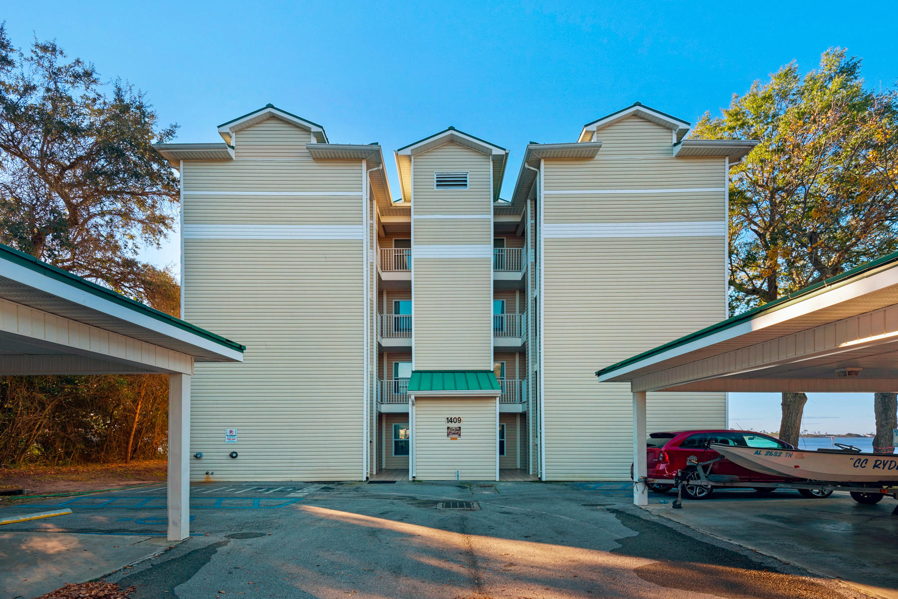 RUM ISLAND CONDOMINIUM - Residential