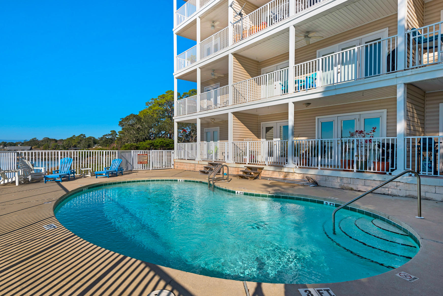 RUM ISLAND CONDOMINIUM - Residential