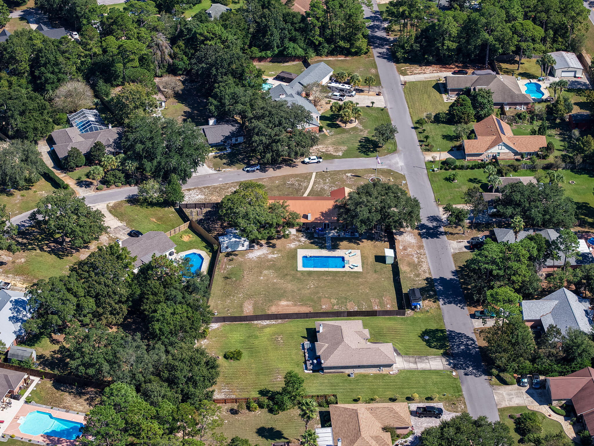 ROBLEDAL ESTATES - Residential