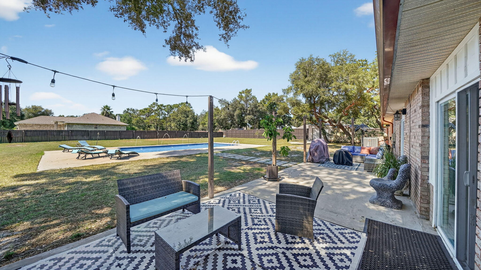 ROBLEDAL ESTATES - Residential
