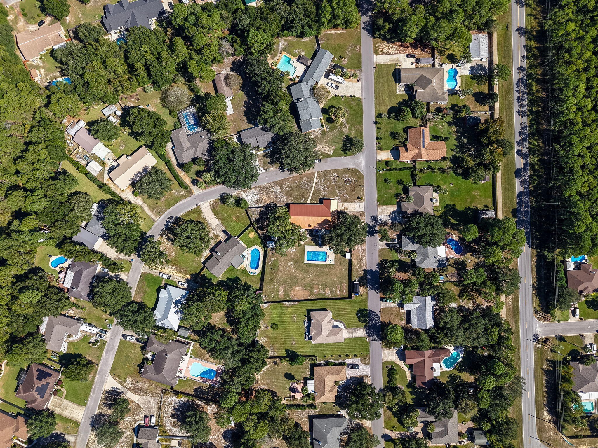 ROBLEDAL ESTATES - Residential