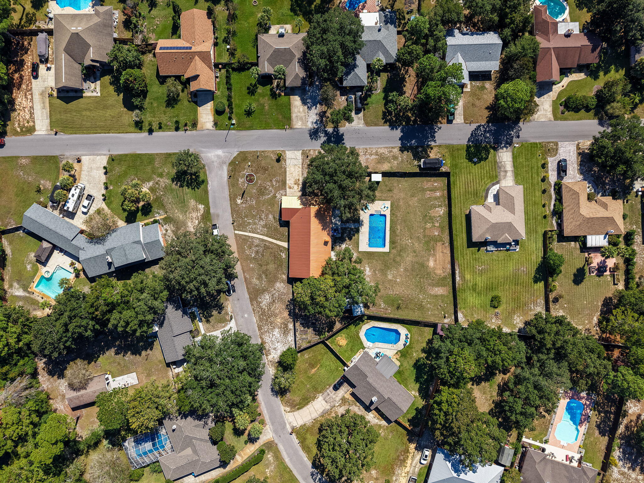 ROBLEDAL ESTATES - Residential