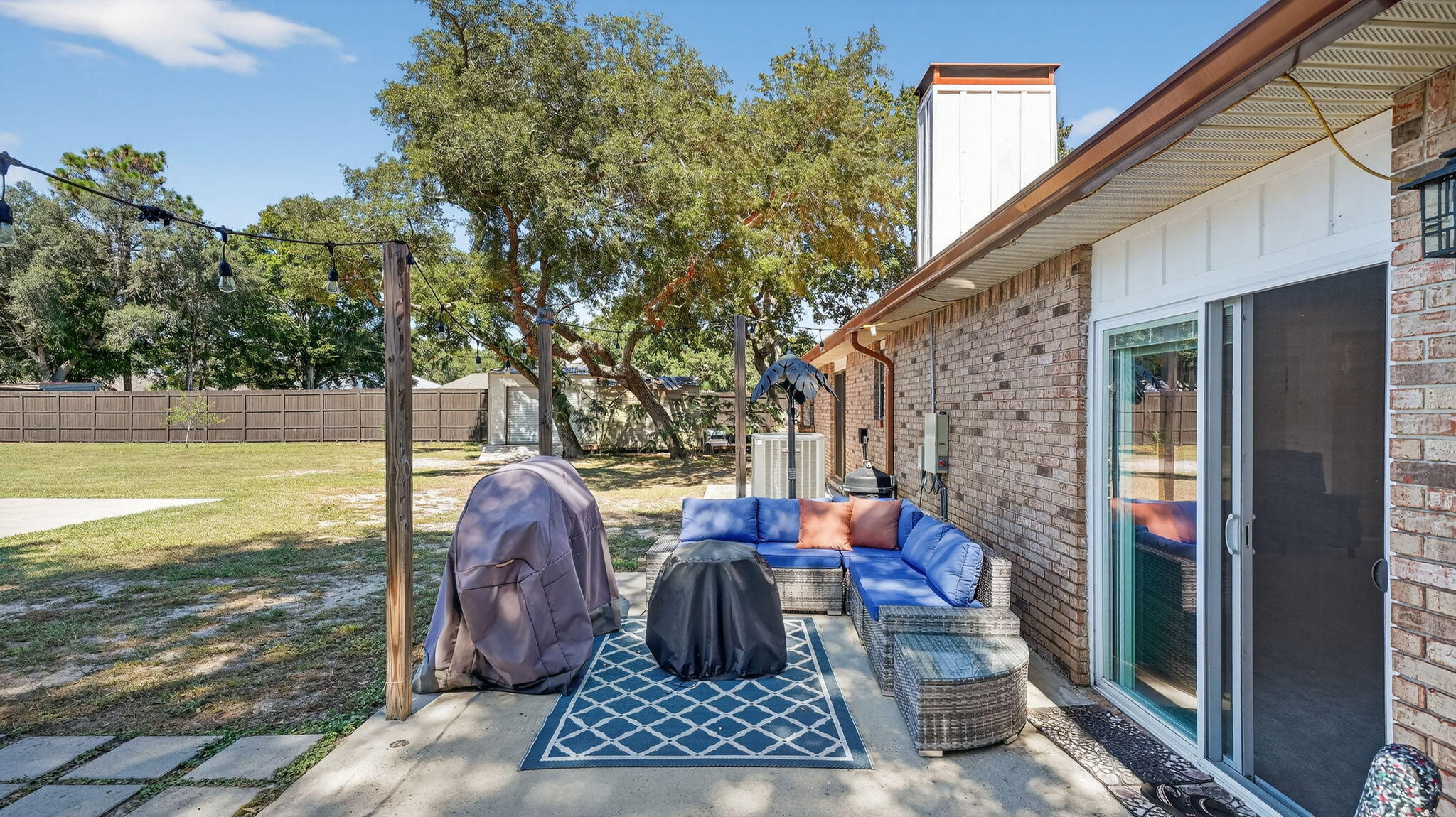 ROBLEDAL ESTATES - Residential