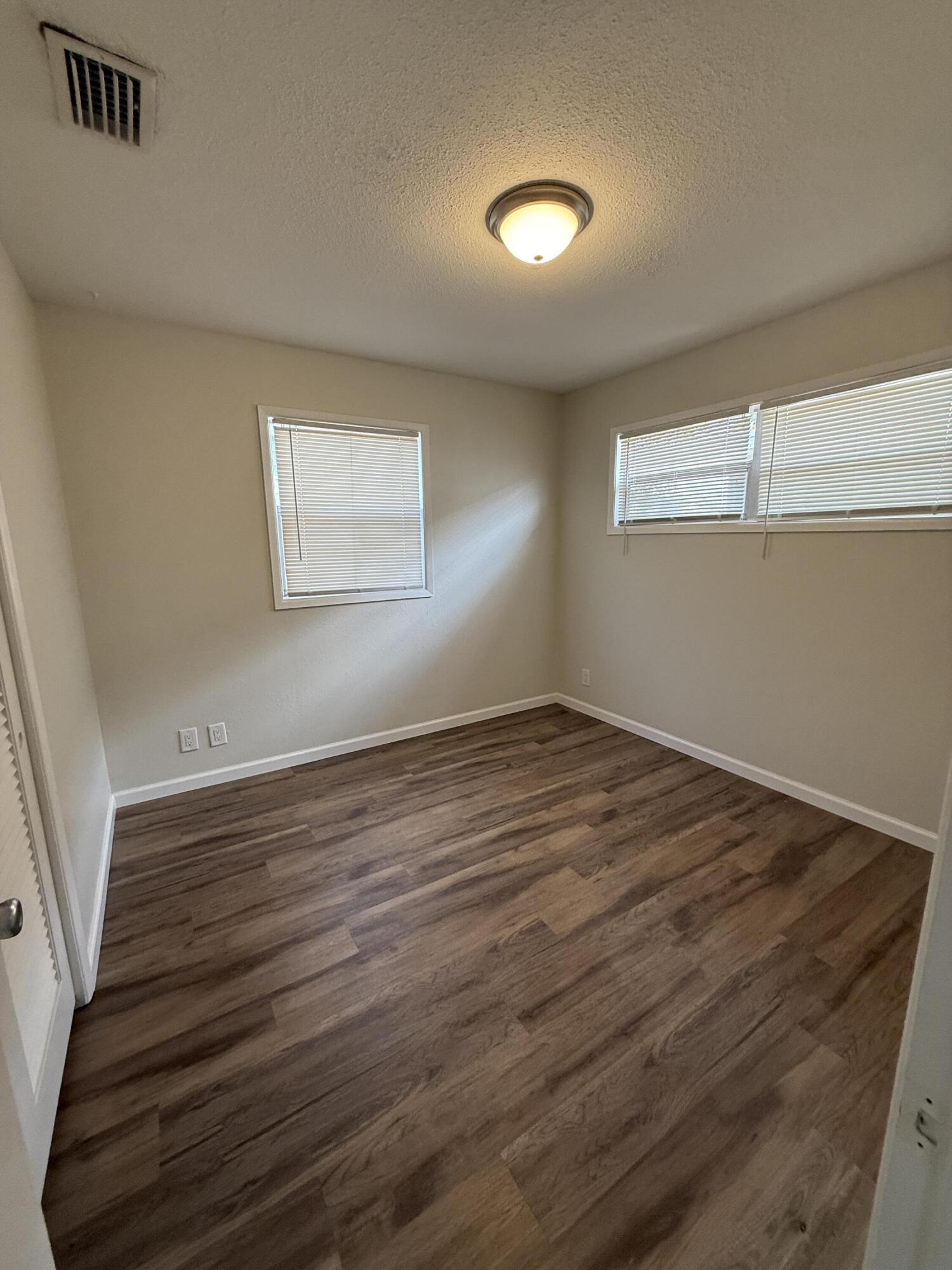METES & BOUNDS - Residential Lease