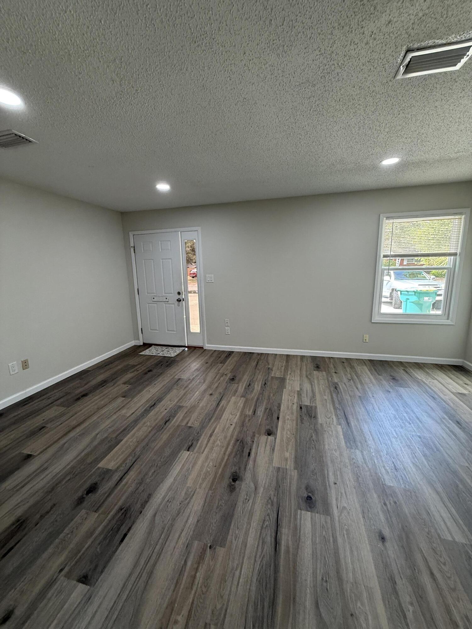 METES & BOUNDS - Residential Lease