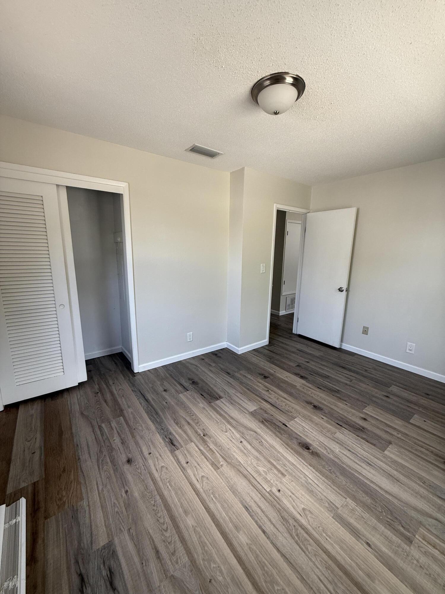 METES & BOUNDS - Residential Lease