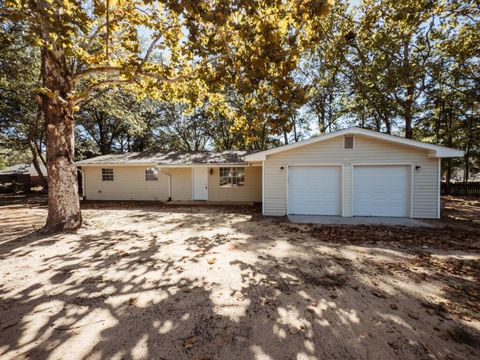 Photo of 201 Amellia Place, Crestview, FL 32539 (MLS # 988126)