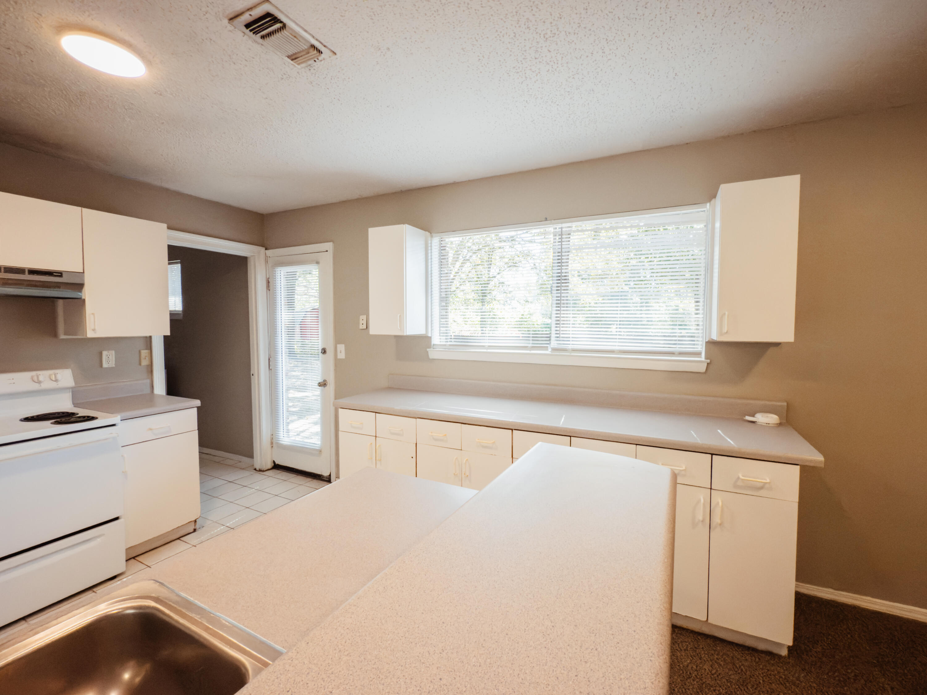 LAKEWOOD S/D - Residential Lease