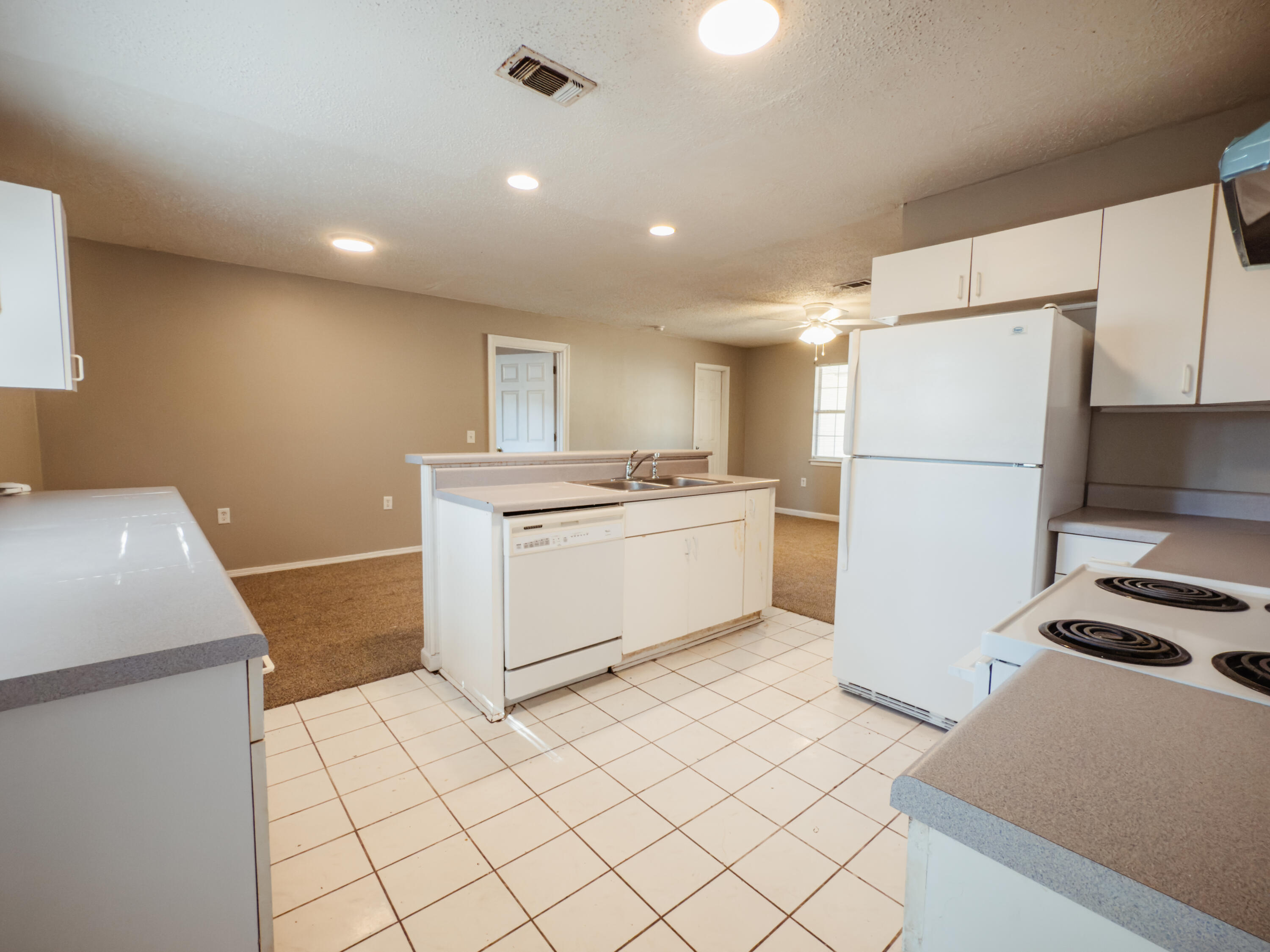LAKEWOOD S/D - Residential Lease