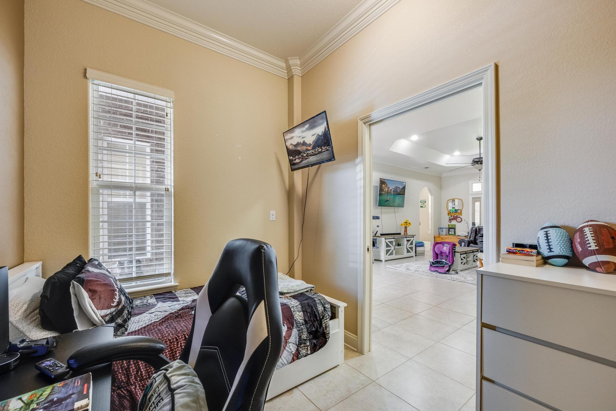 FOX VALLEY - Residential