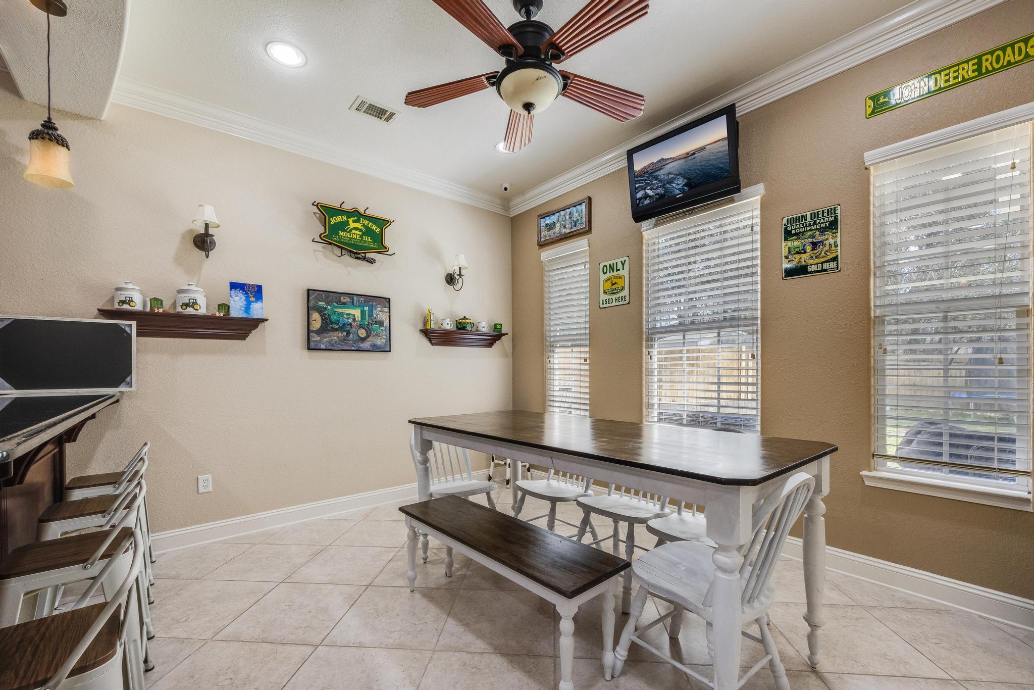 FOX VALLEY - Residential