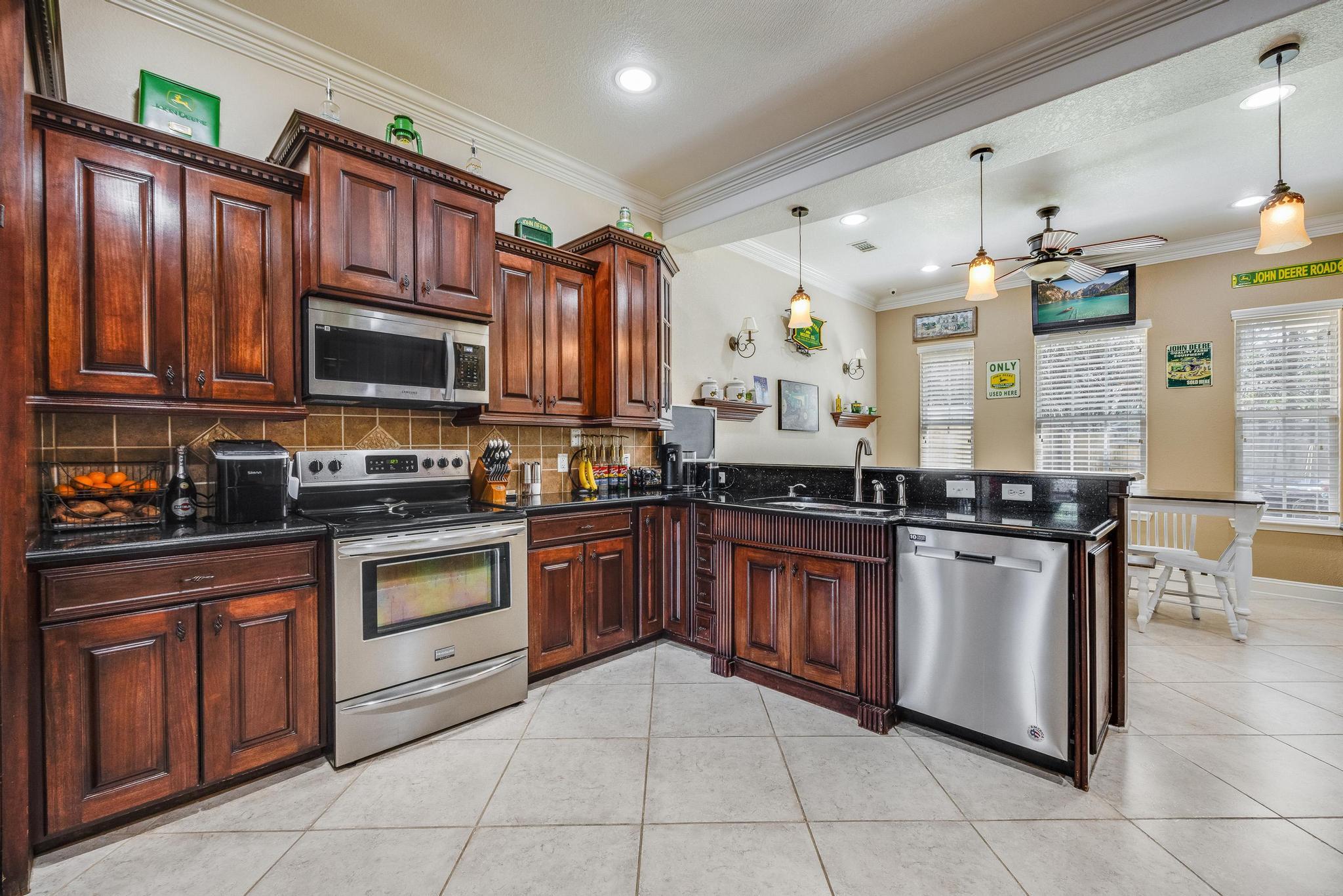 FOX VALLEY - Residential