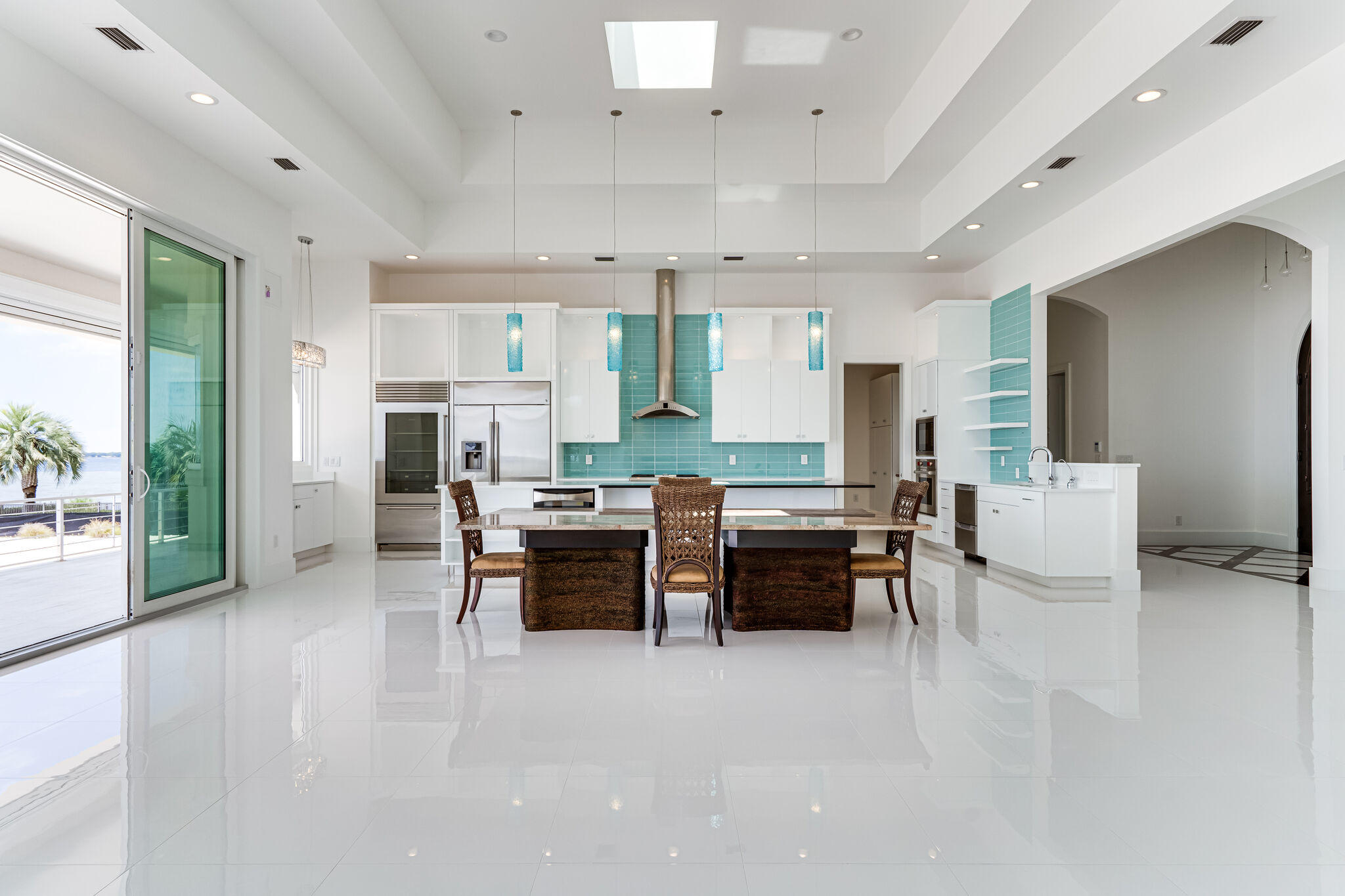 BLACK POINTE - Residential