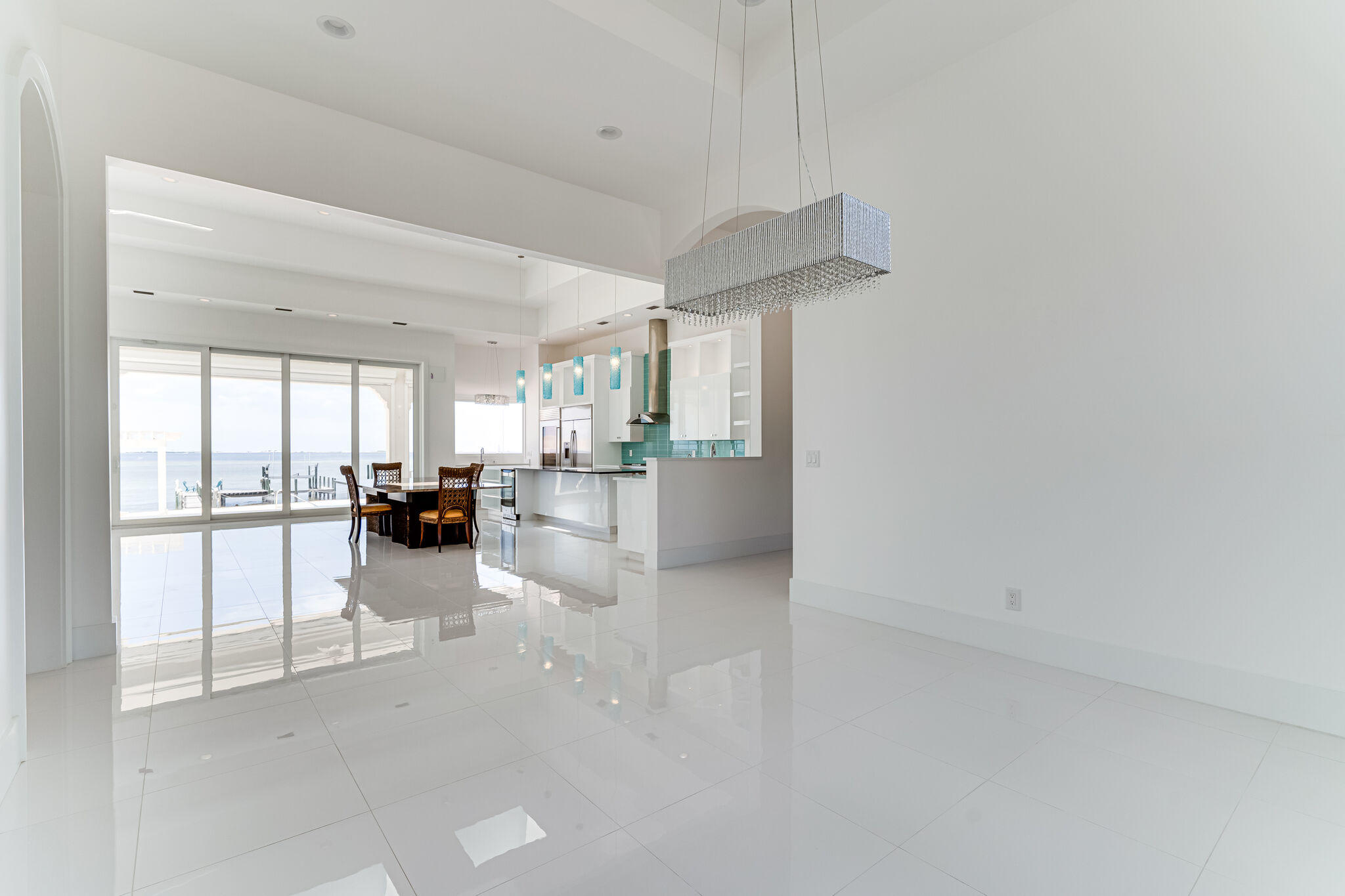 BLACK POINTE - Residential
