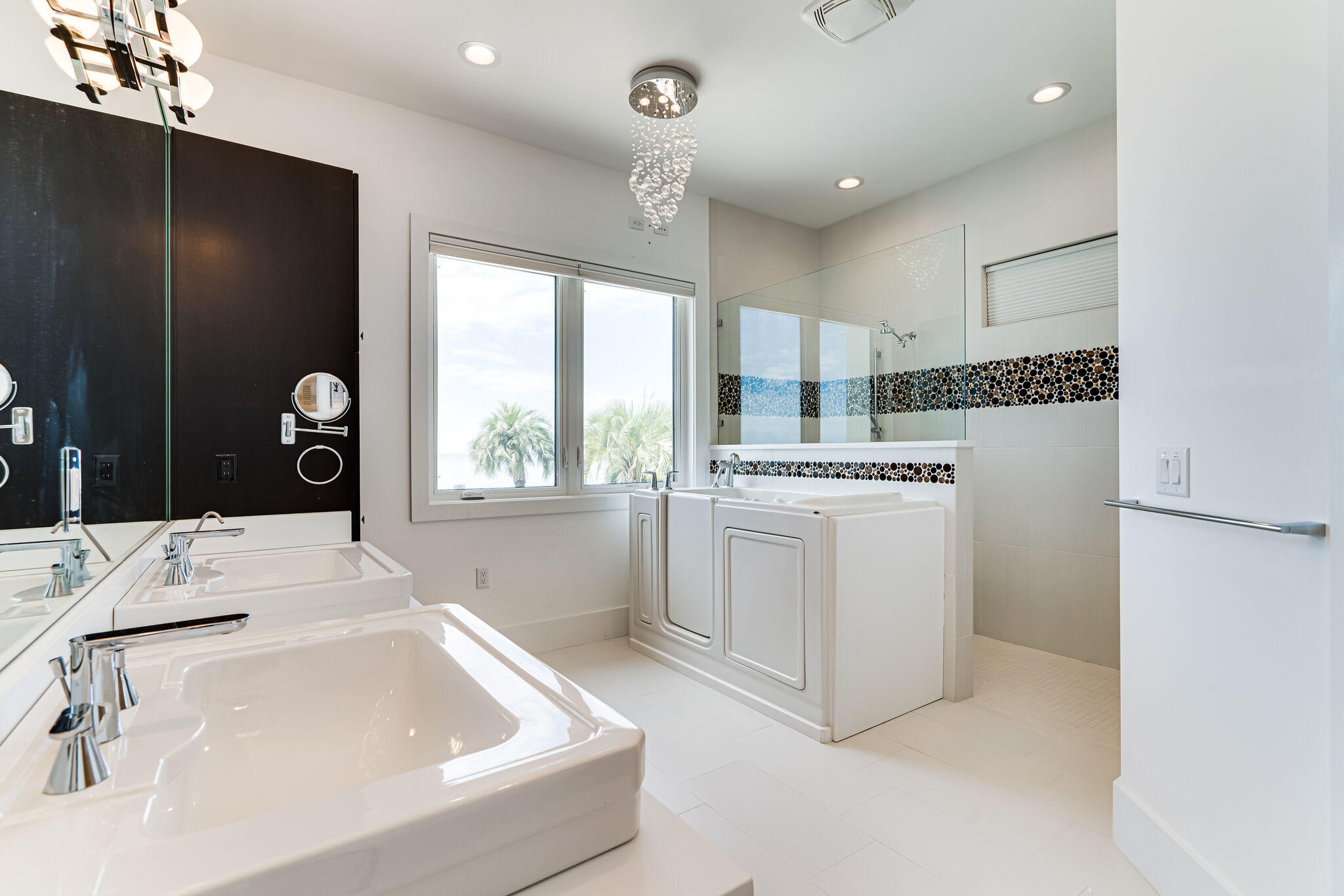 BLACK POINTE - Residential