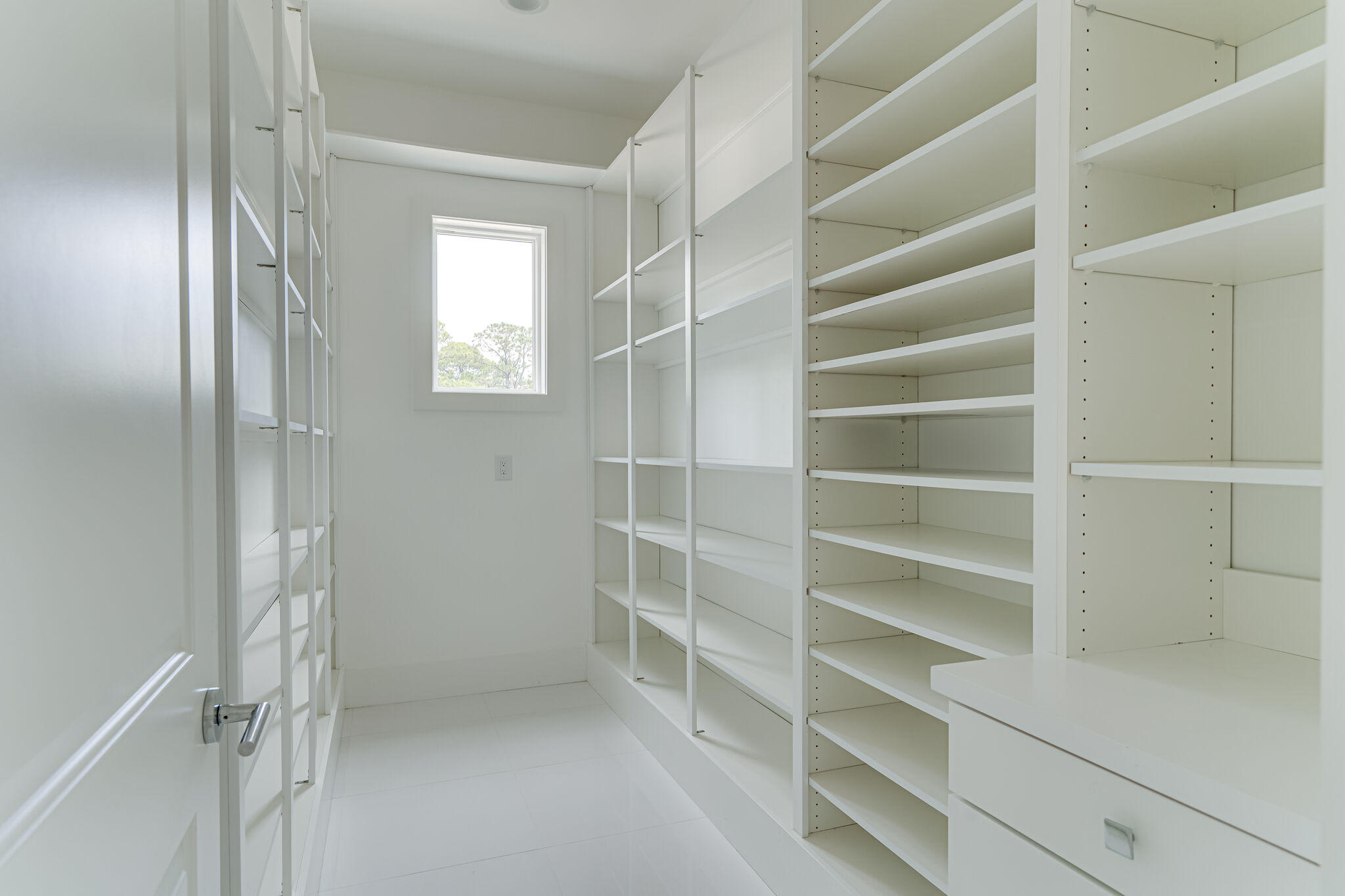 BLACK POINTE - Residential