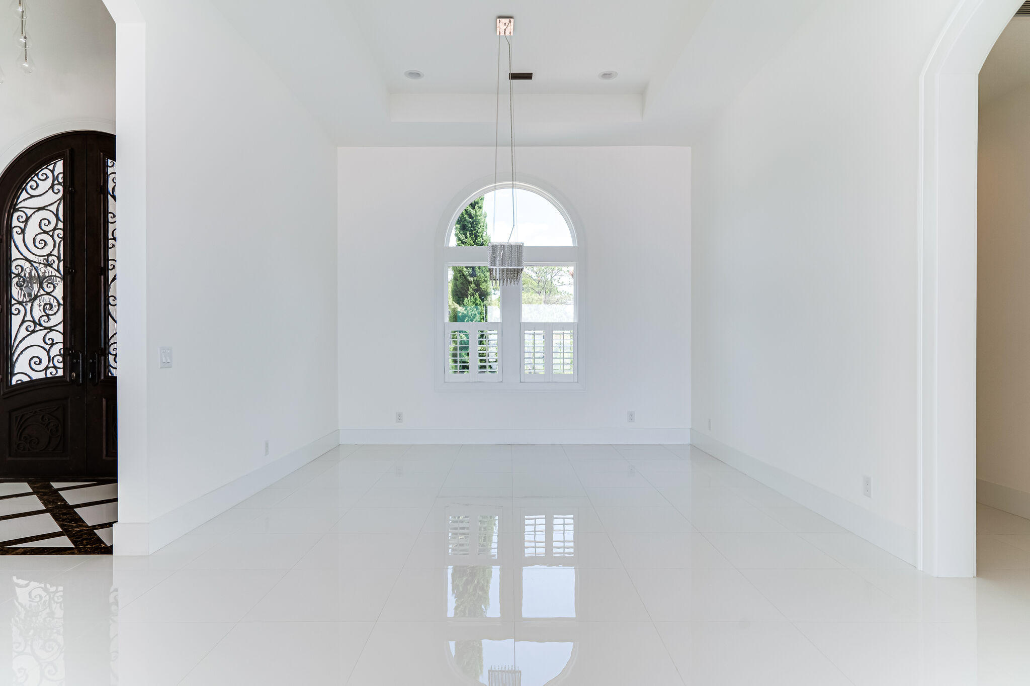 BLACK POINTE - Residential