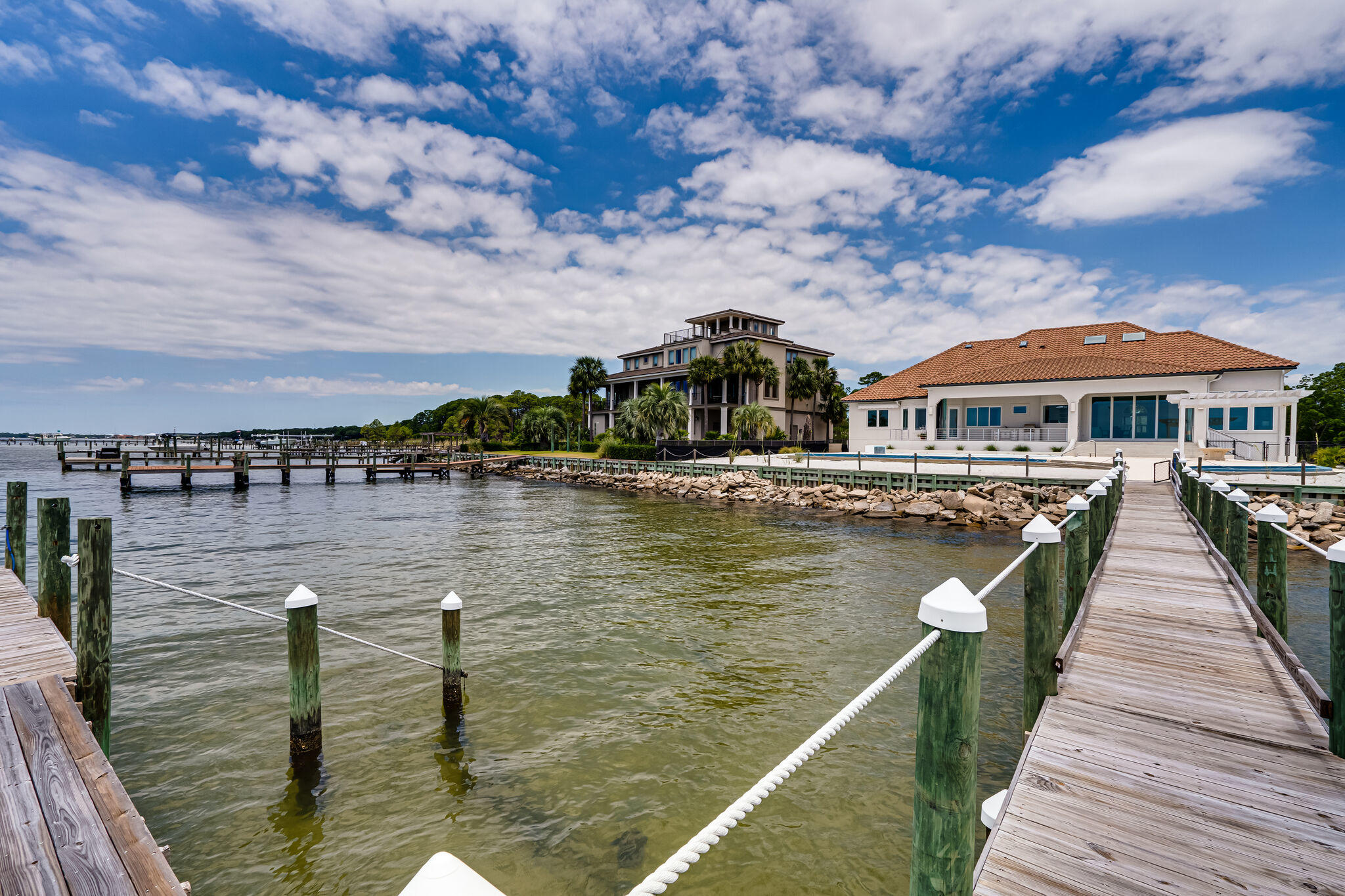 BLACK POINTE - Residential