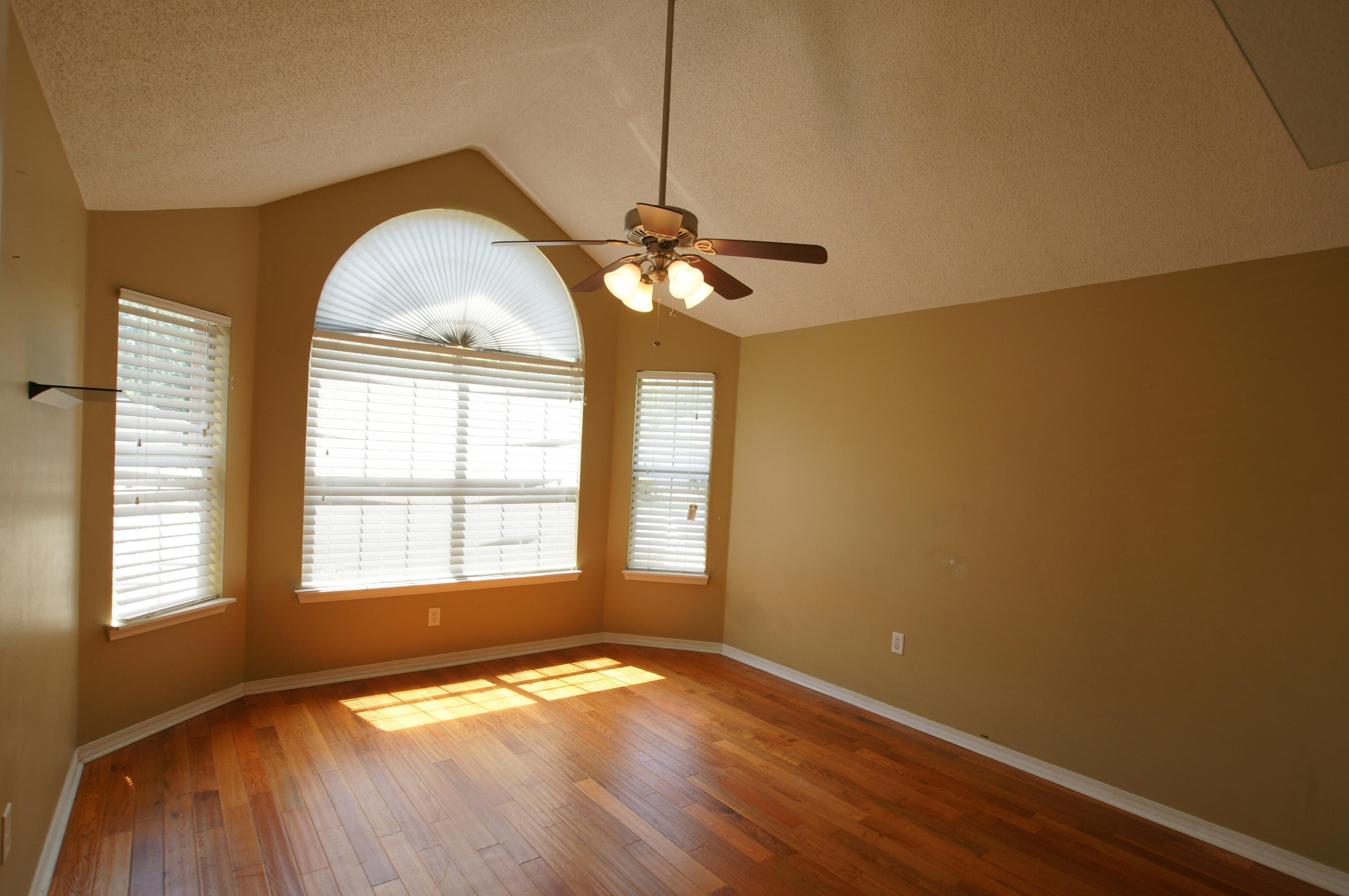 NORTH RIDGE CREEK S/D LOT 22 BLK B - Residential