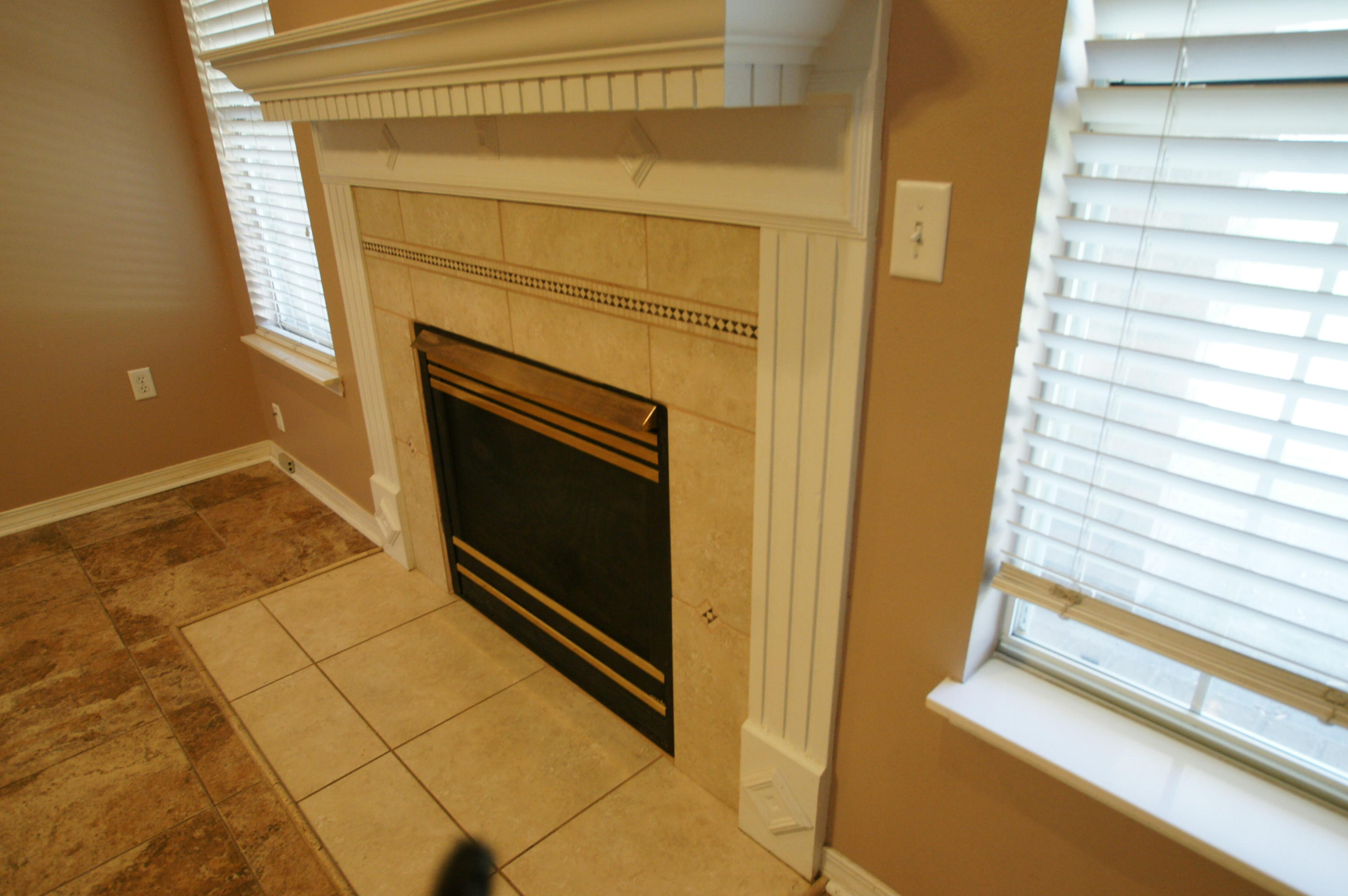 NORTH RIDGE CREEK S/D LOT 22 BLK B - Residential