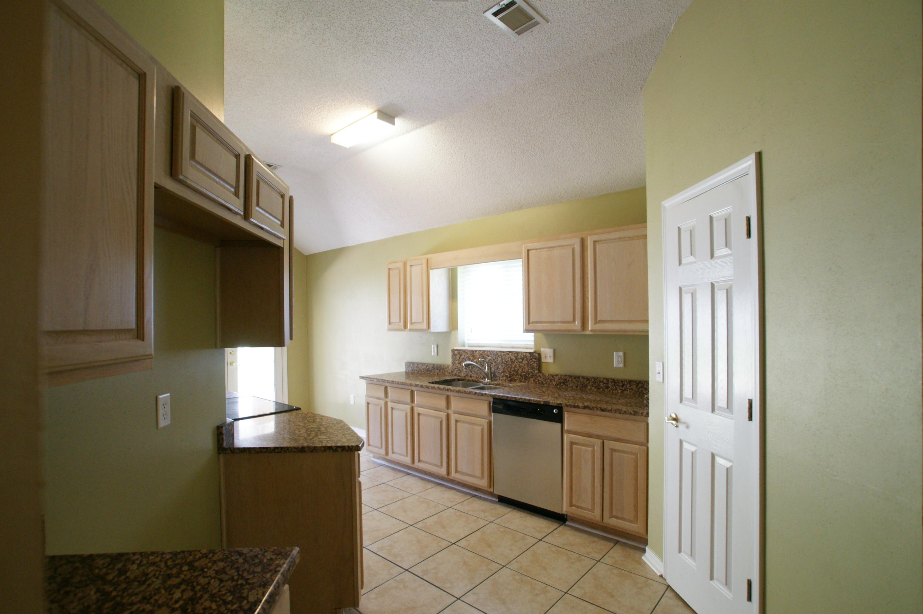 NORTH RIDGE CREEK S/D LOT 22 BLK B - Residential