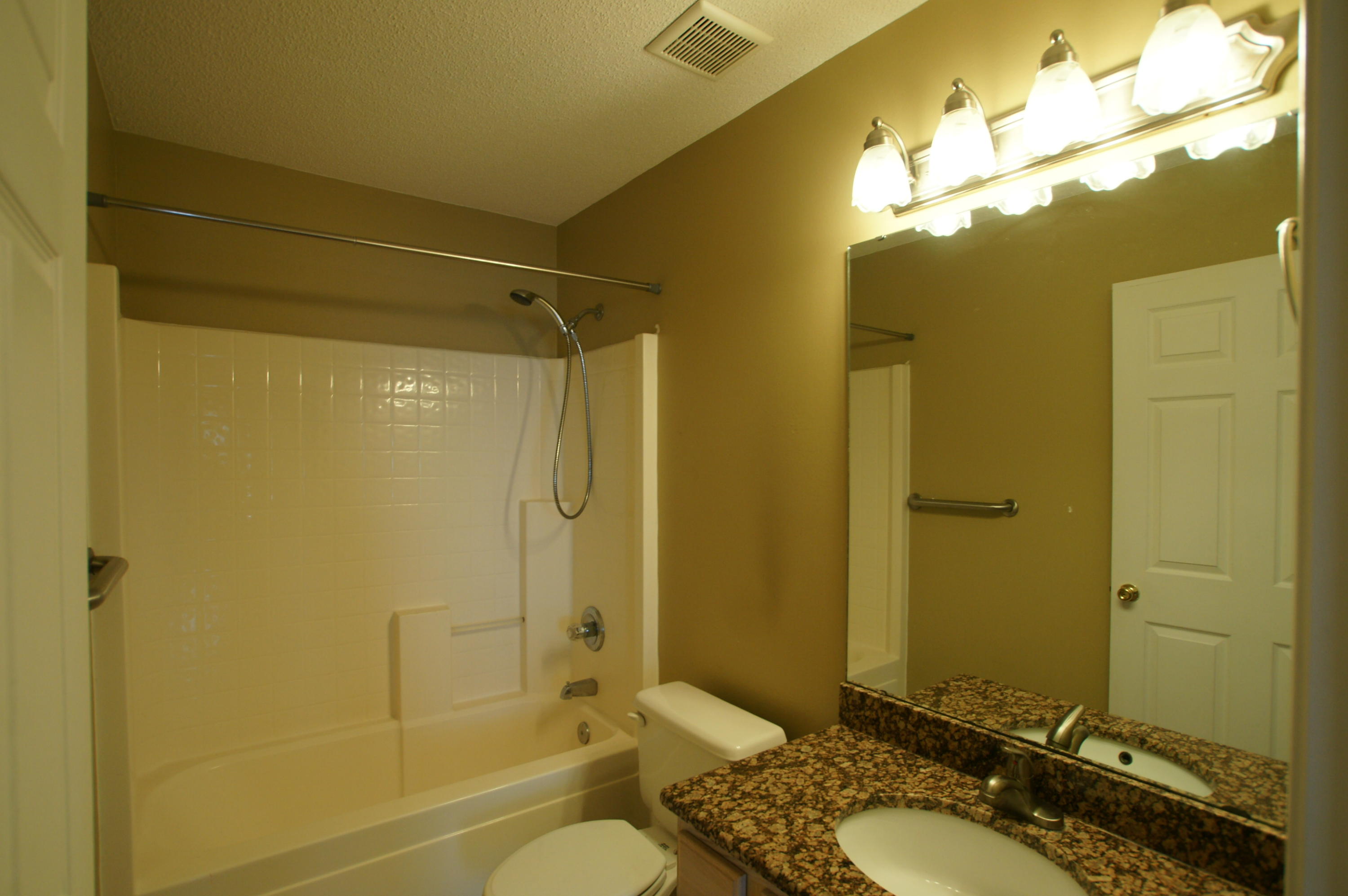 NORTH RIDGE CREEK S/D LOT 22 BLK B - Residential