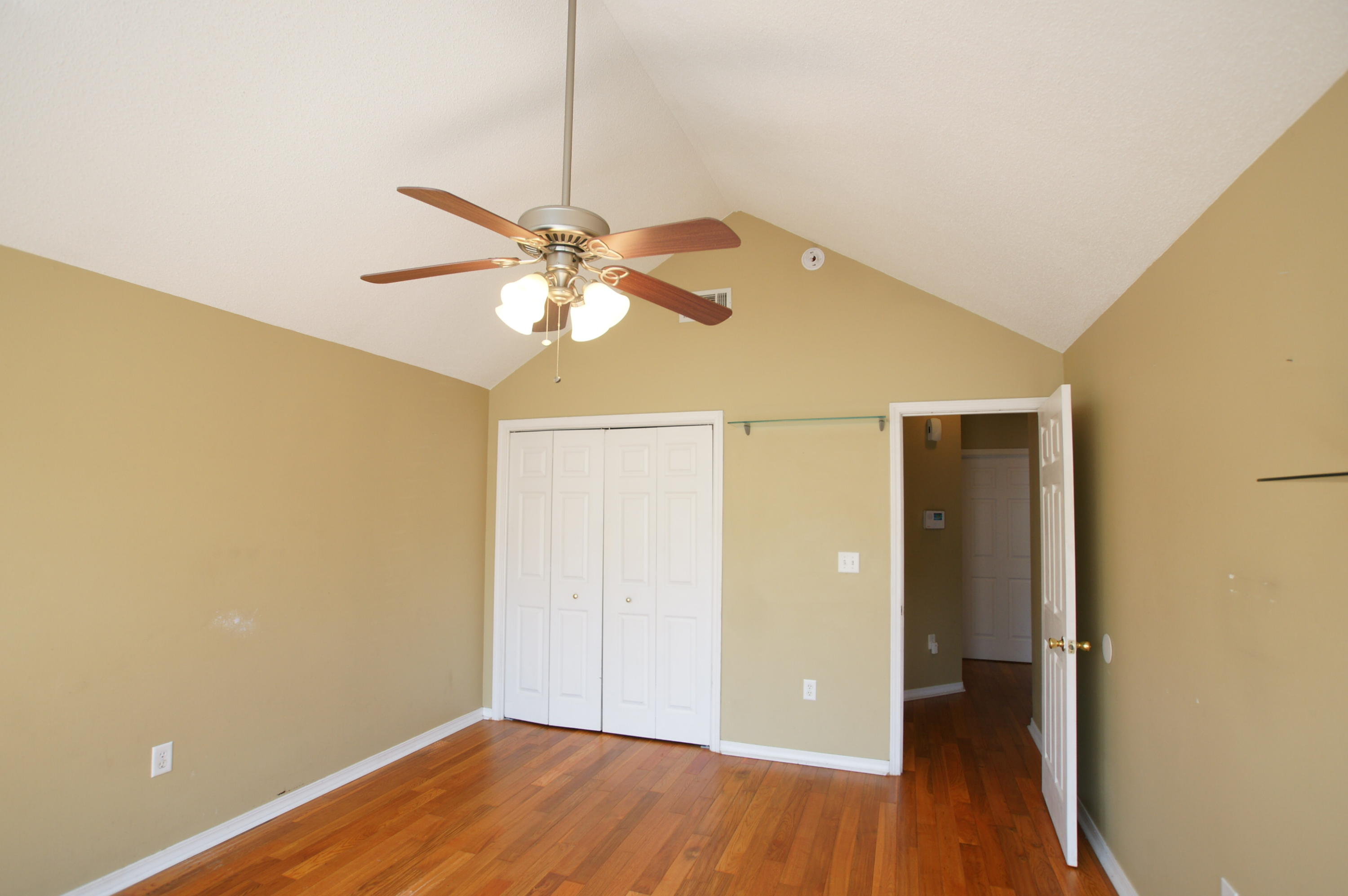 NORTH RIDGE CREEK S/D LOT 22 BLK B - Residential