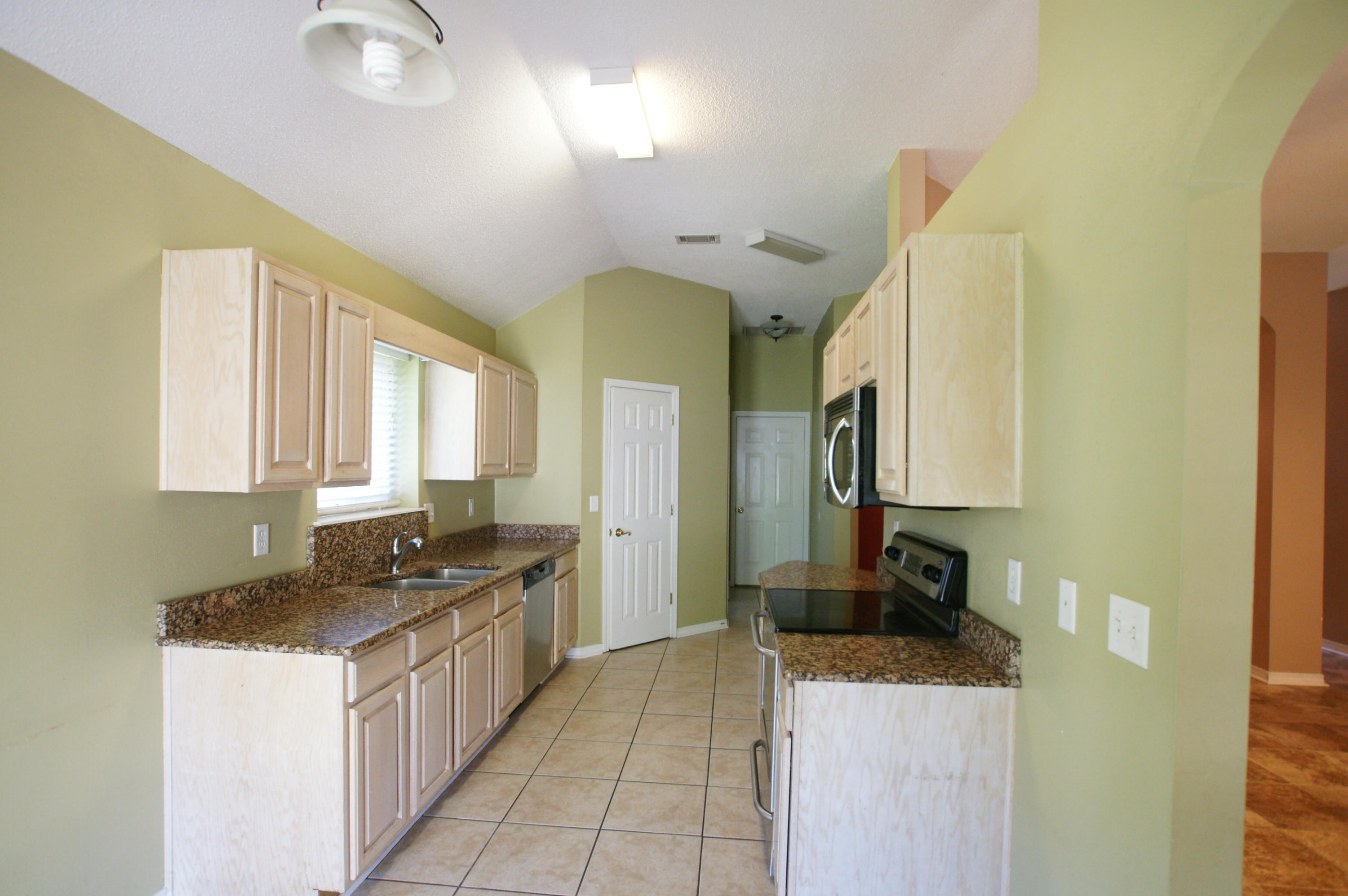 NORTH RIDGE CREEK S/D LOT 22 BLK B - Residential