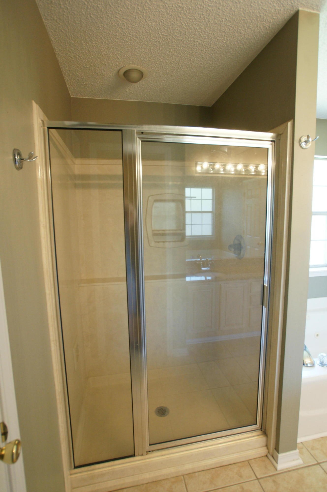 NORTH RIDGE CREEK S/D LOT 22 BLK B - Residential