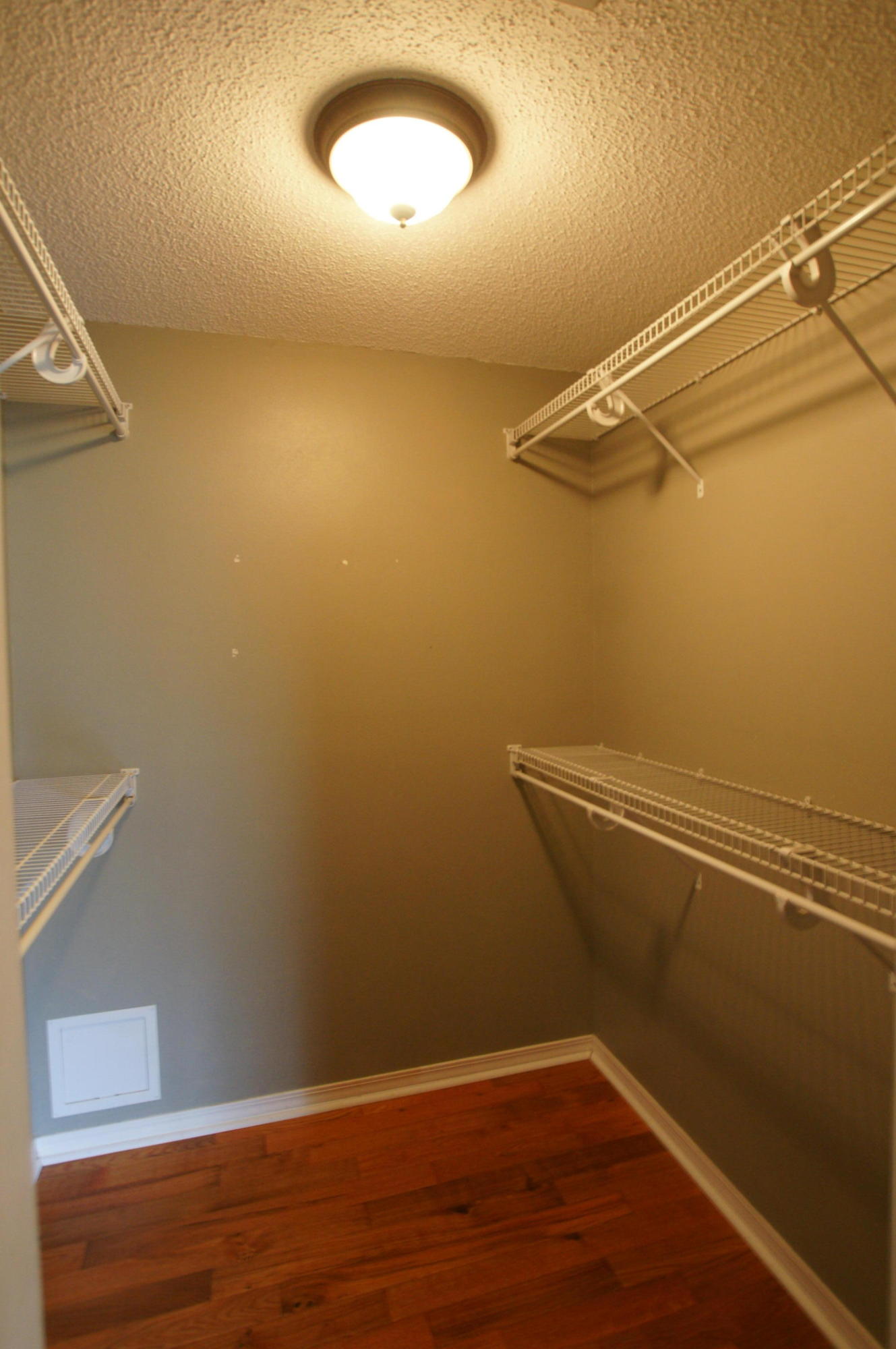 NORTH RIDGE CREEK S/D LOT 22 BLK B - Residential