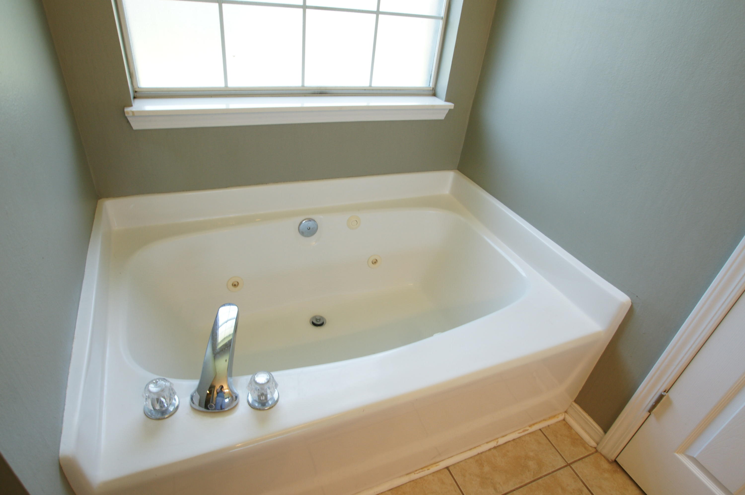 NORTH RIDGE CREEK S/D LOT 22 BLK B - Residential