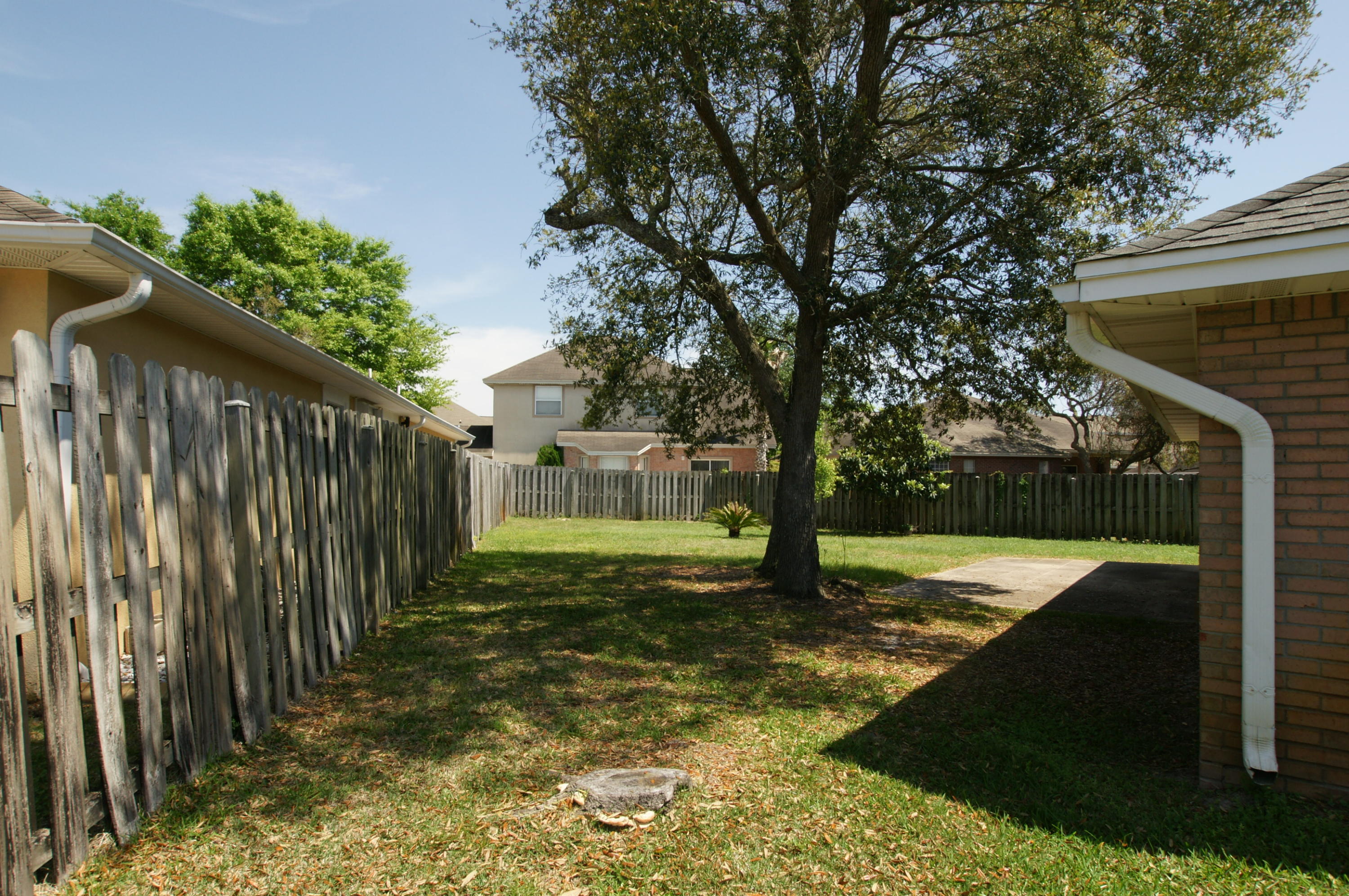 NORTH RIDGE CREEK S/D LOT 22 BLK B - Residential