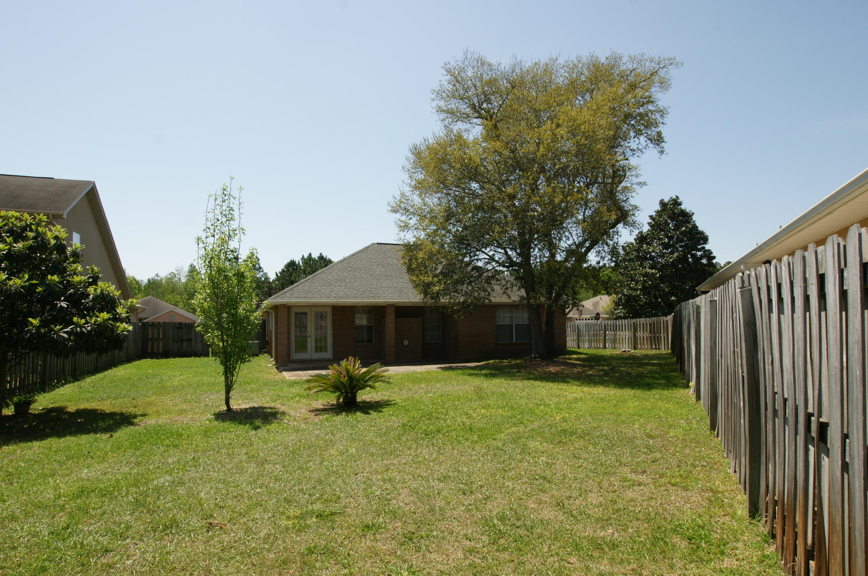 NORTH RIDGE CREEK S/D LOT 22 BLK B - Residential