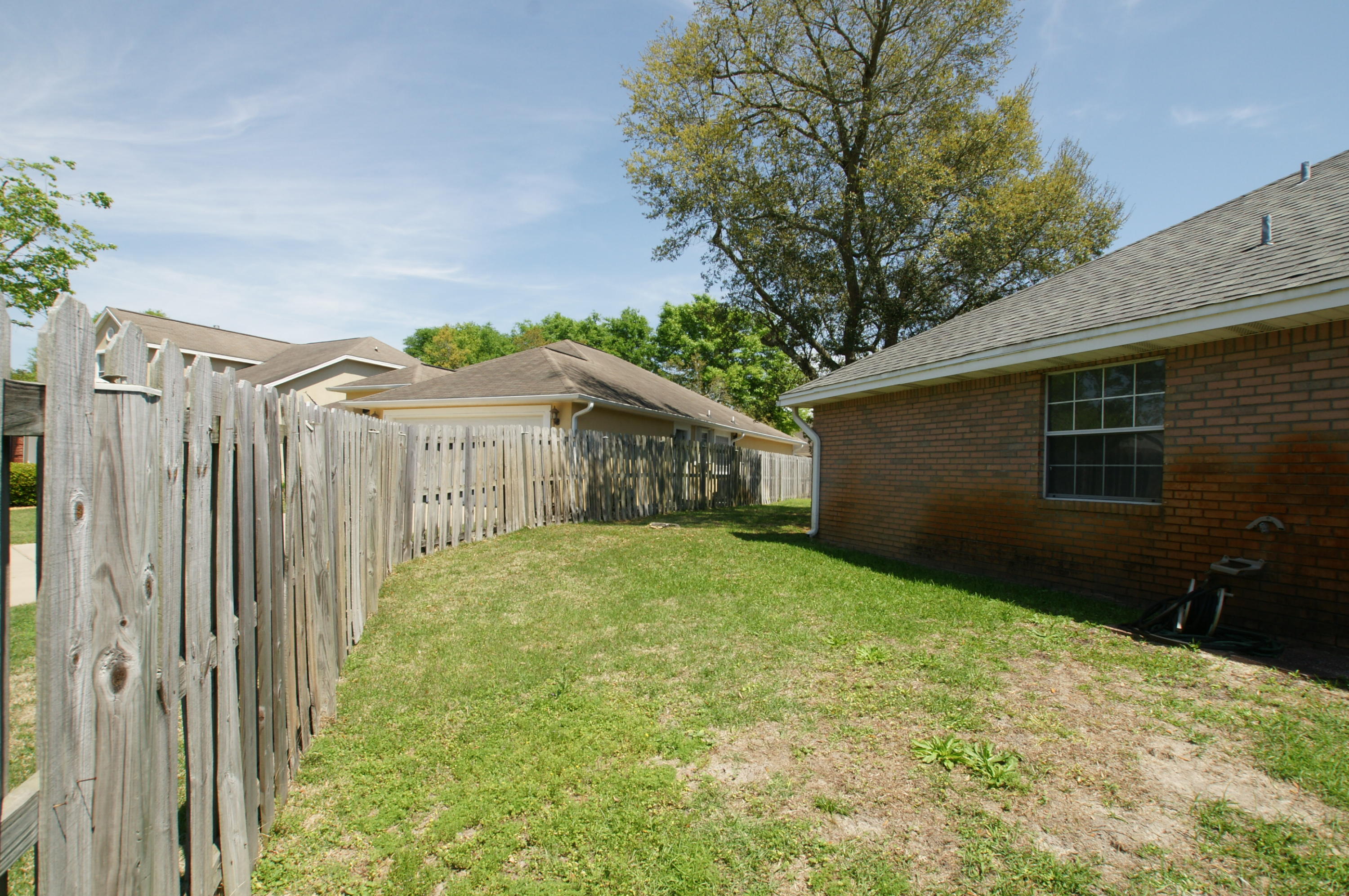 NORTH RIDGE CREEK S/D LOT 22 BLK B - Residential