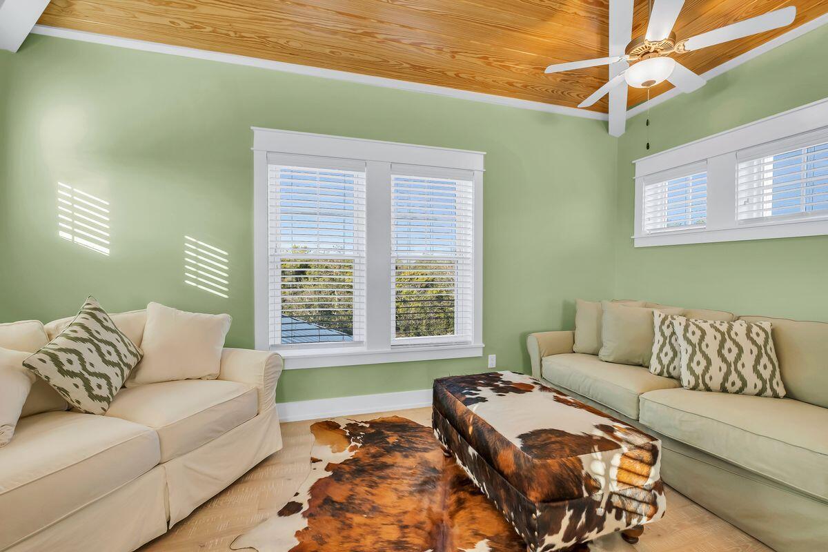 WHITES GULFVIEW ESTATES 2ND ADDN - Residential
