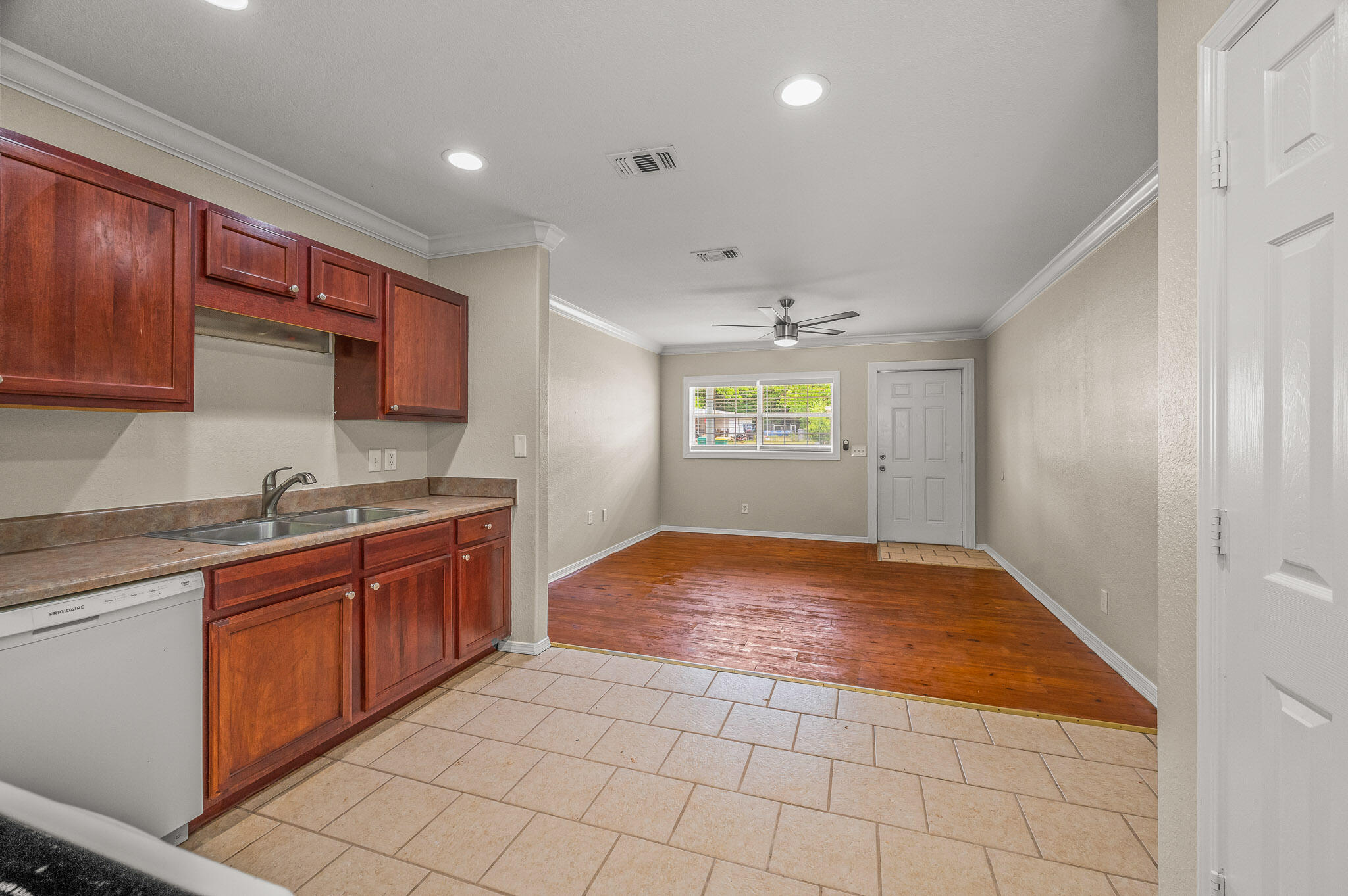 CRESTVIEW HEIGHTS - Residential