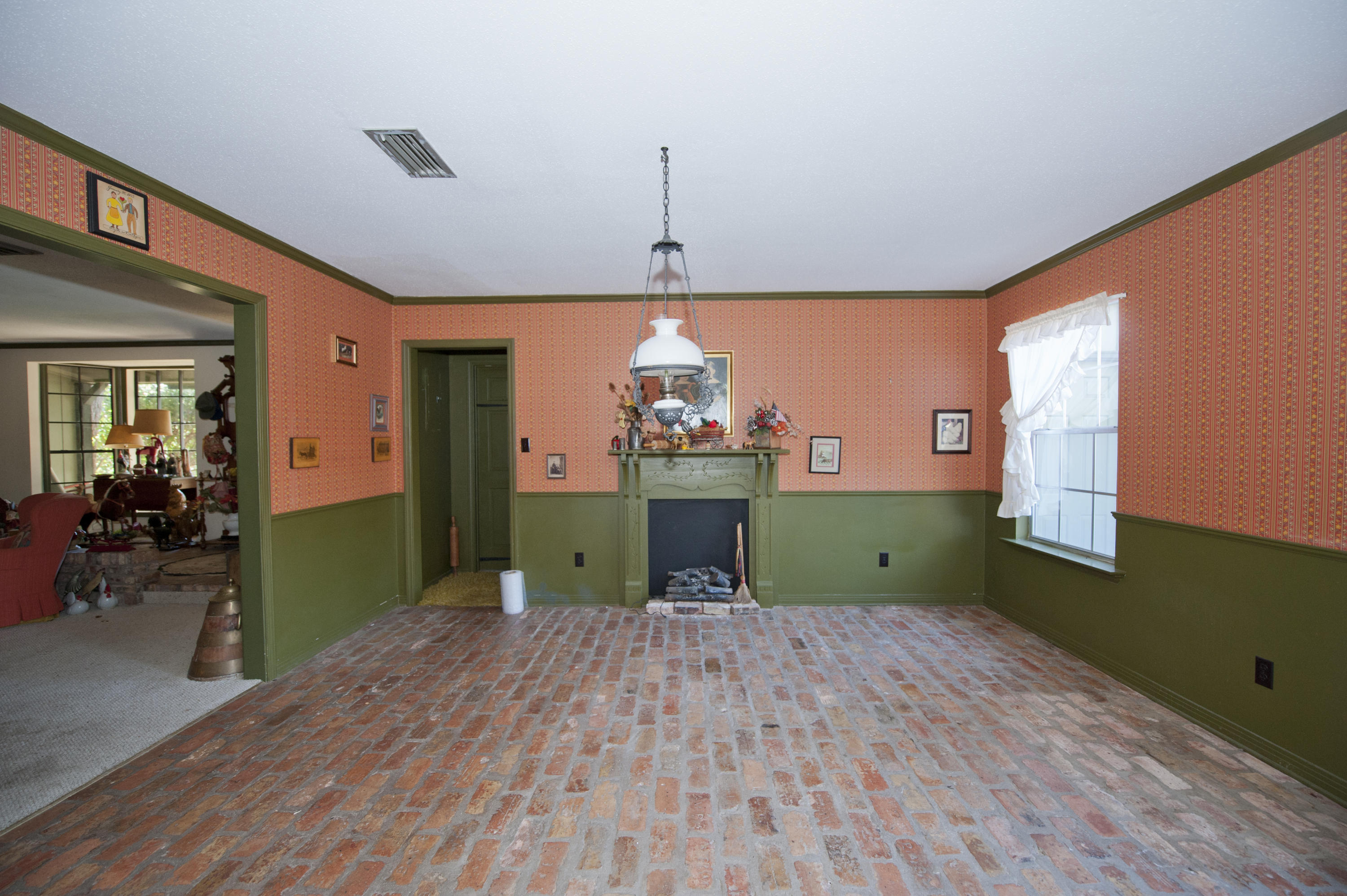 LAKE LORRAINE ESTATES - Residential