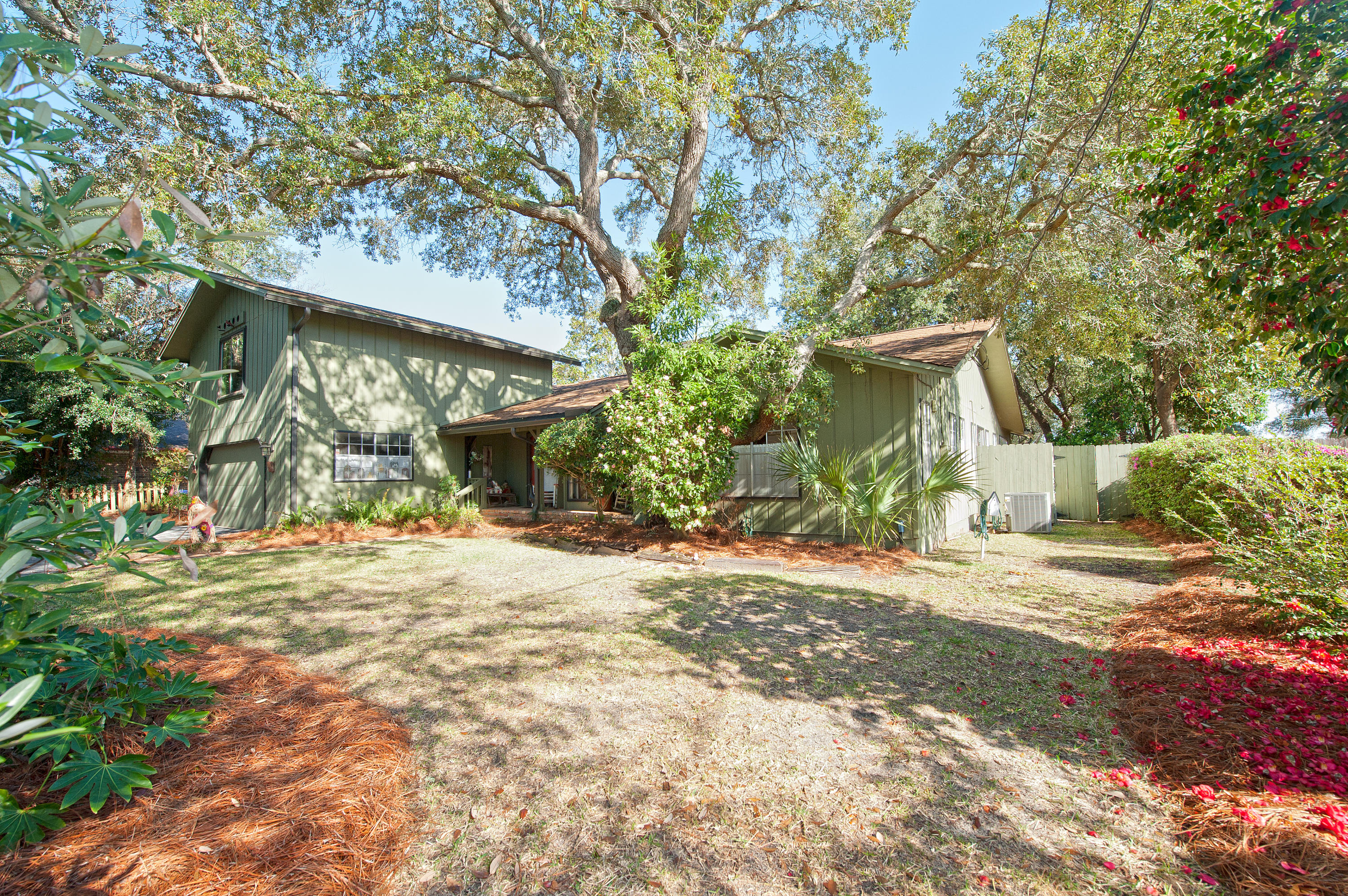 LAKE LORRAINE ESTATES - Residential