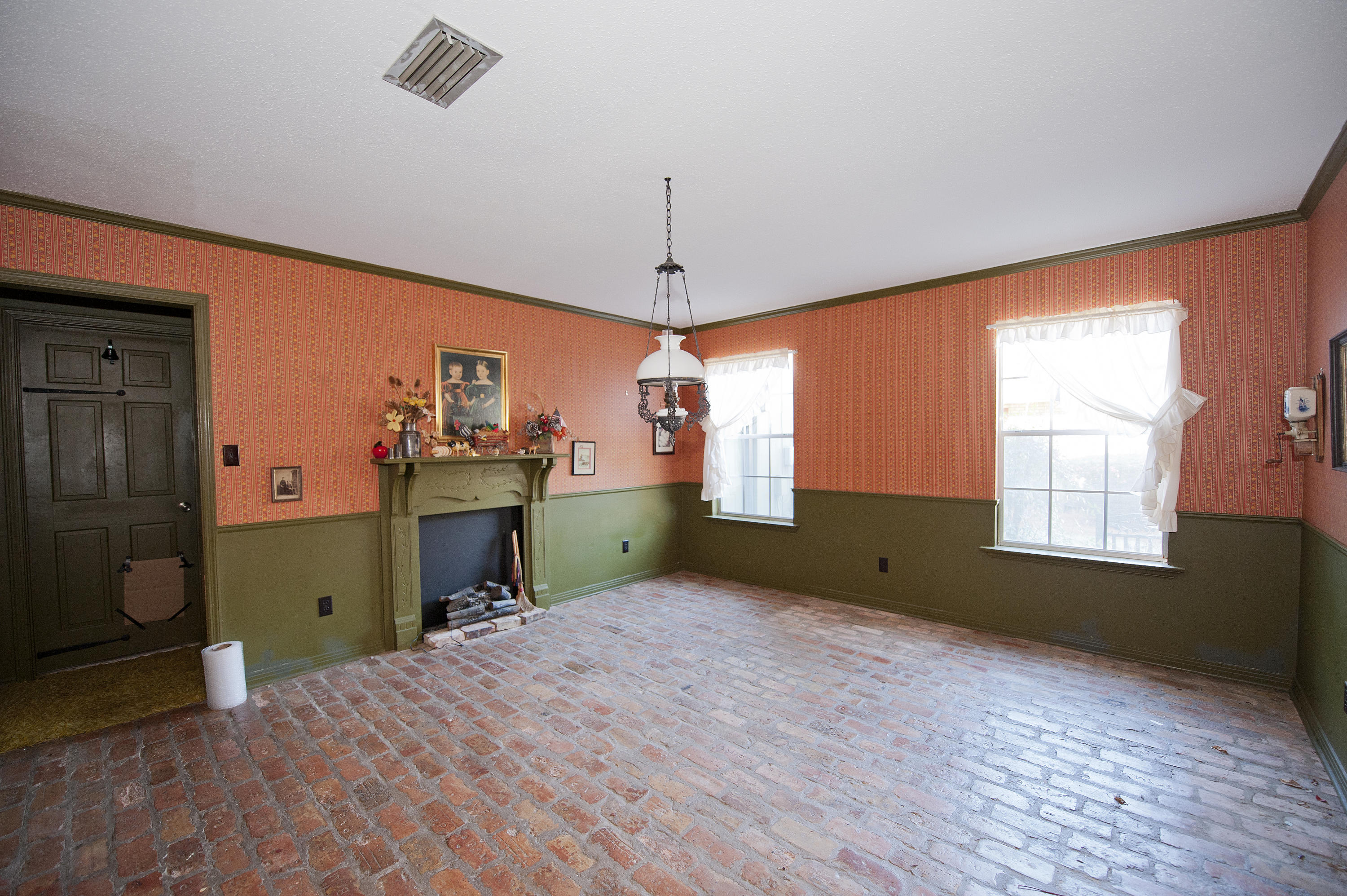 LAKE LORRAINE ESTATES - Residential