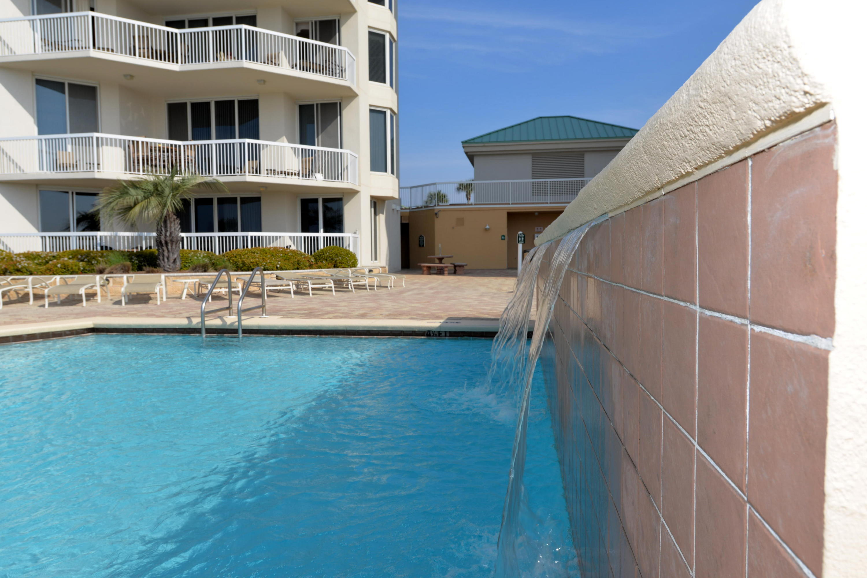 SILVER BEACH TOWERS - Residential