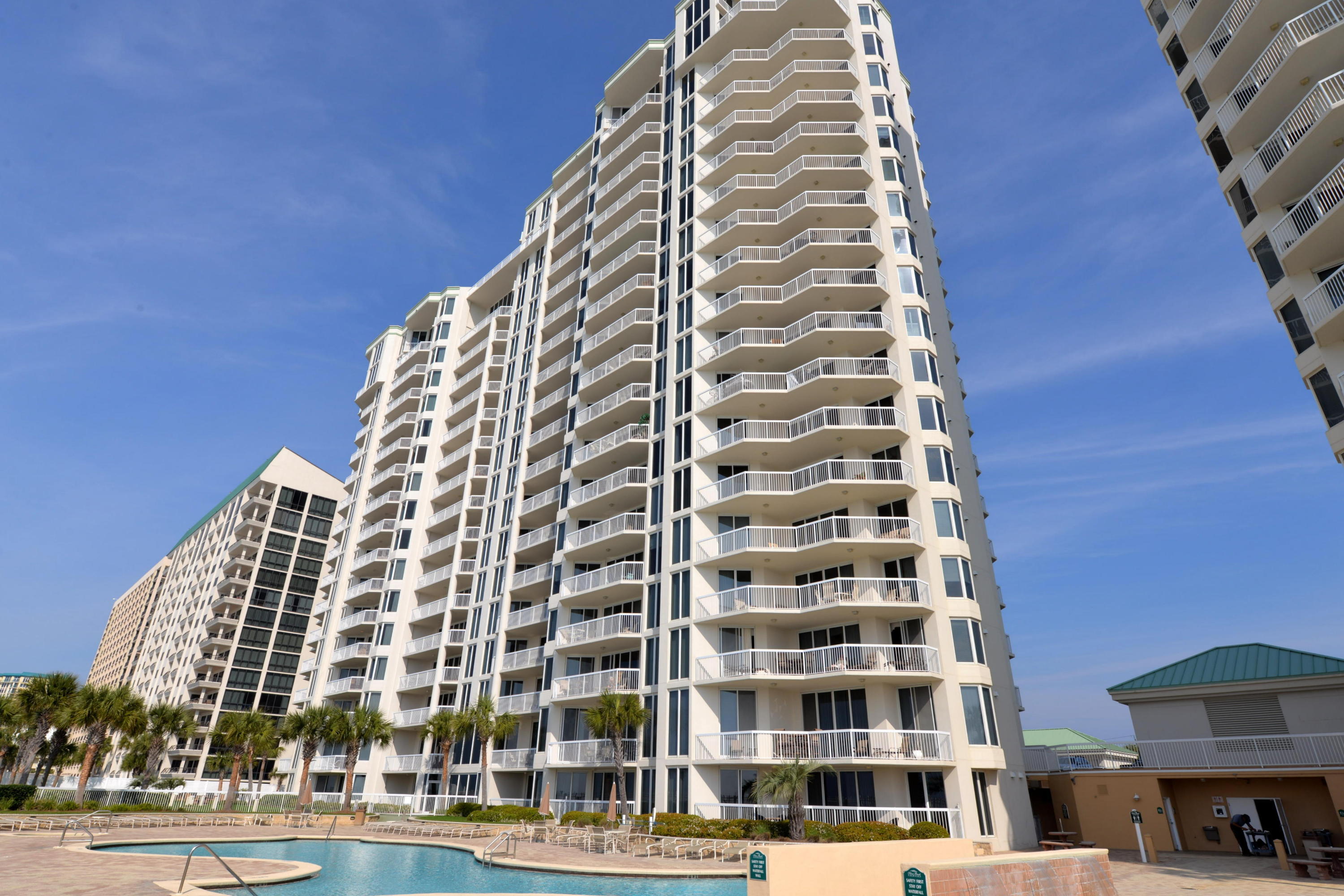 SILVER BEACH TOWERS - Residential