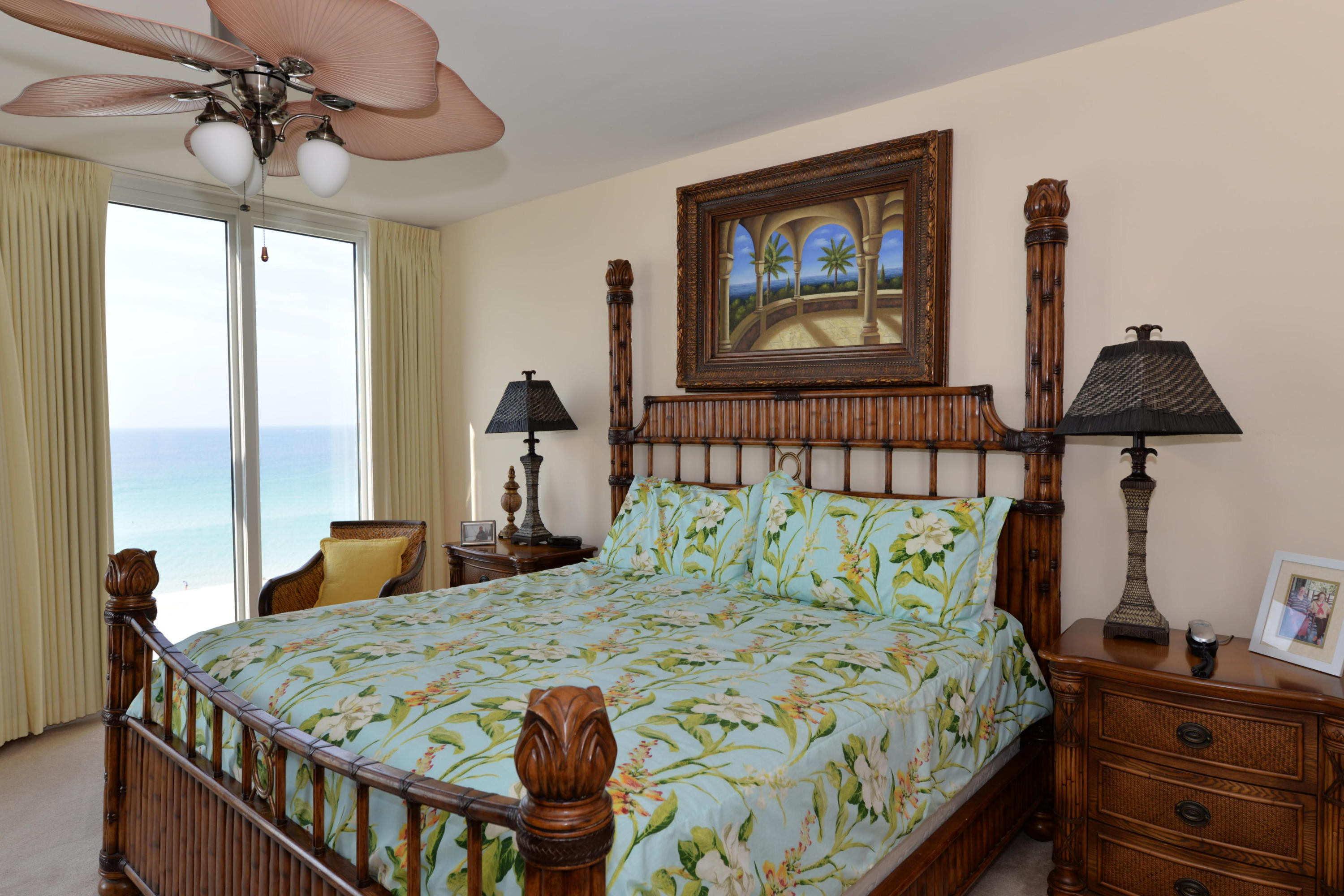 SILVER BEACH TOWERS - Residential